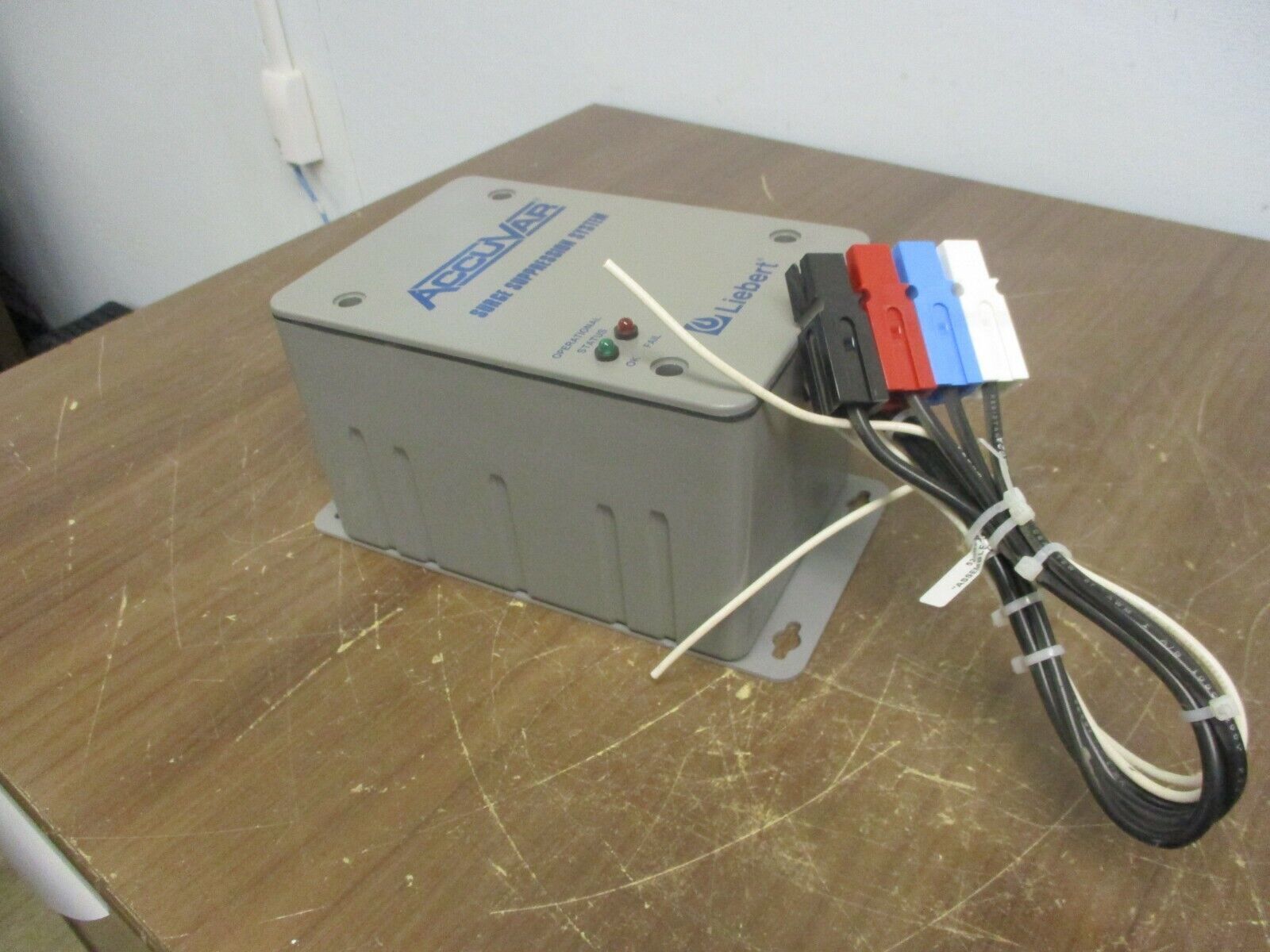 Liebert AccuVar Surge Suppression System ACV120Y200RKE 120/208V 3Ph 4W+G Used