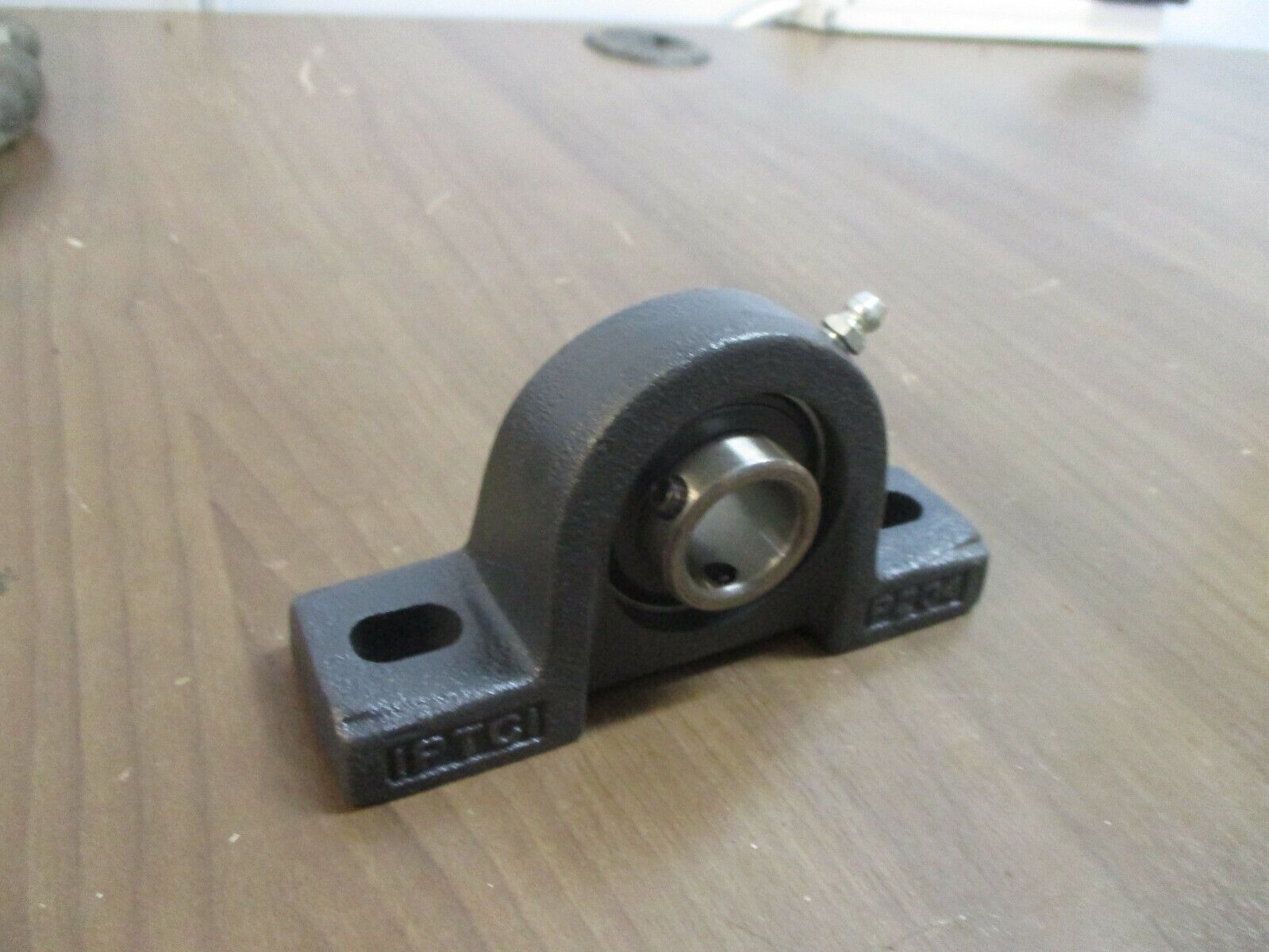 IPTCI Pillow Block Bearing P204 *No Box* New Surplus