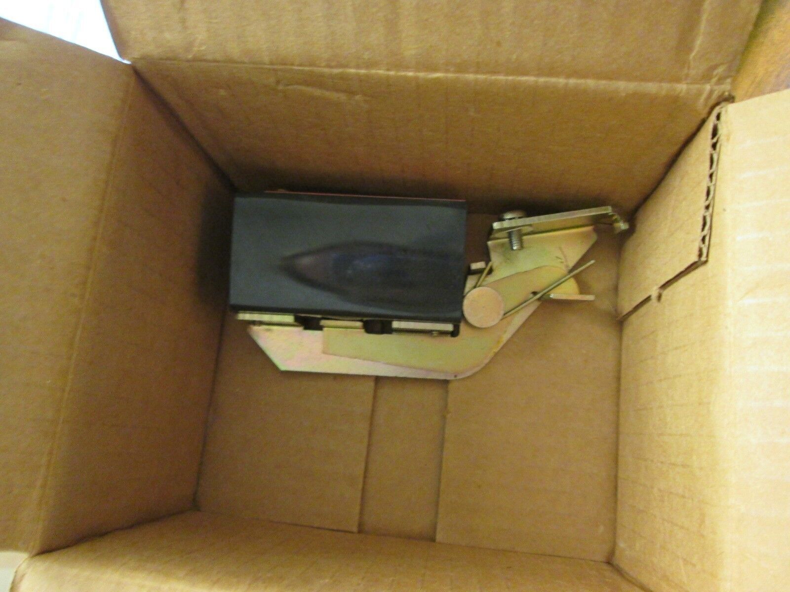 Square D Electrical Interlock EK 300-1 30A 1 N.O. 1 N.C. New Surplus