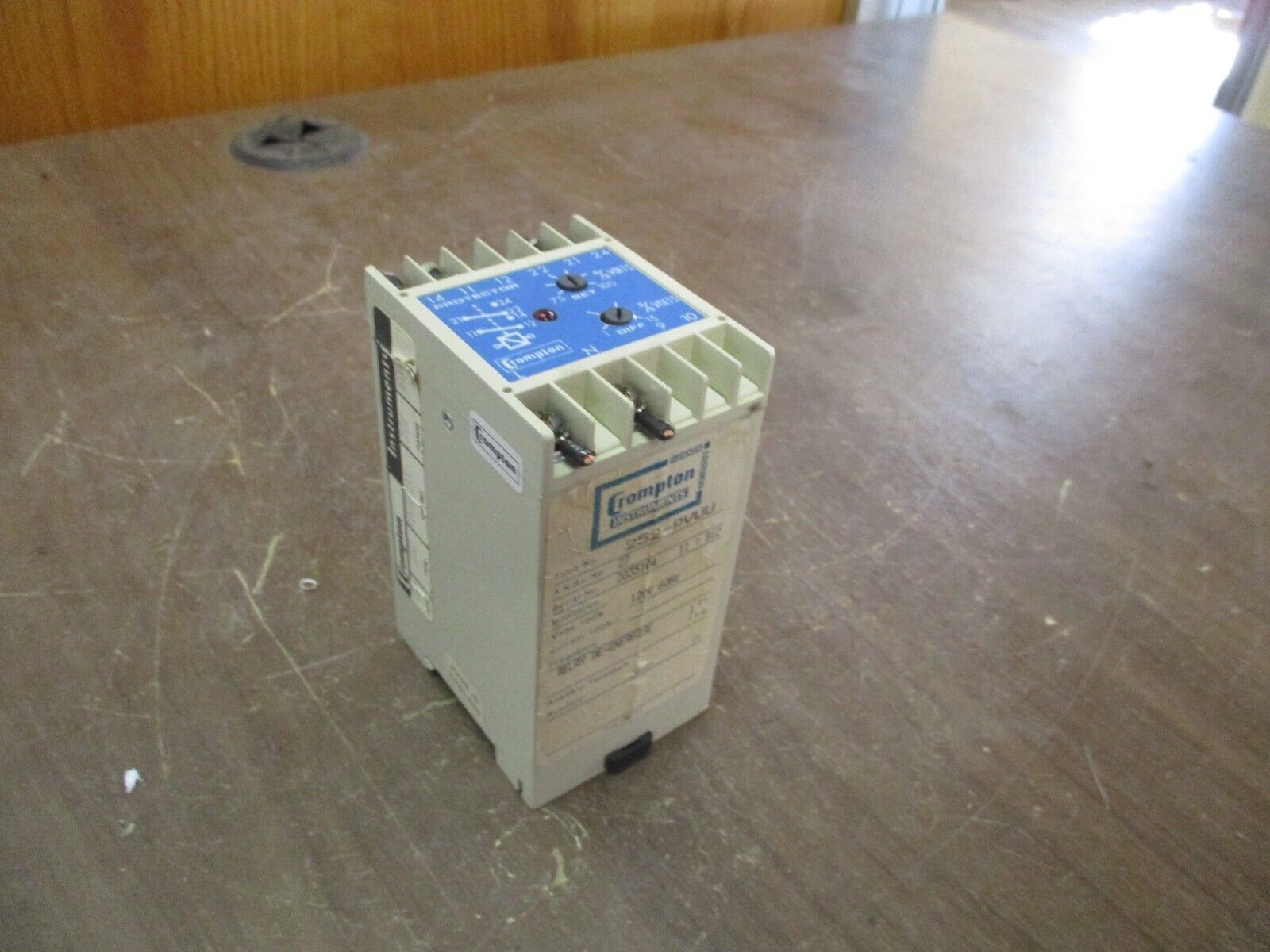 Crompton Protector Undervoltage Relay 252-PVUU 120V 60Hz Used