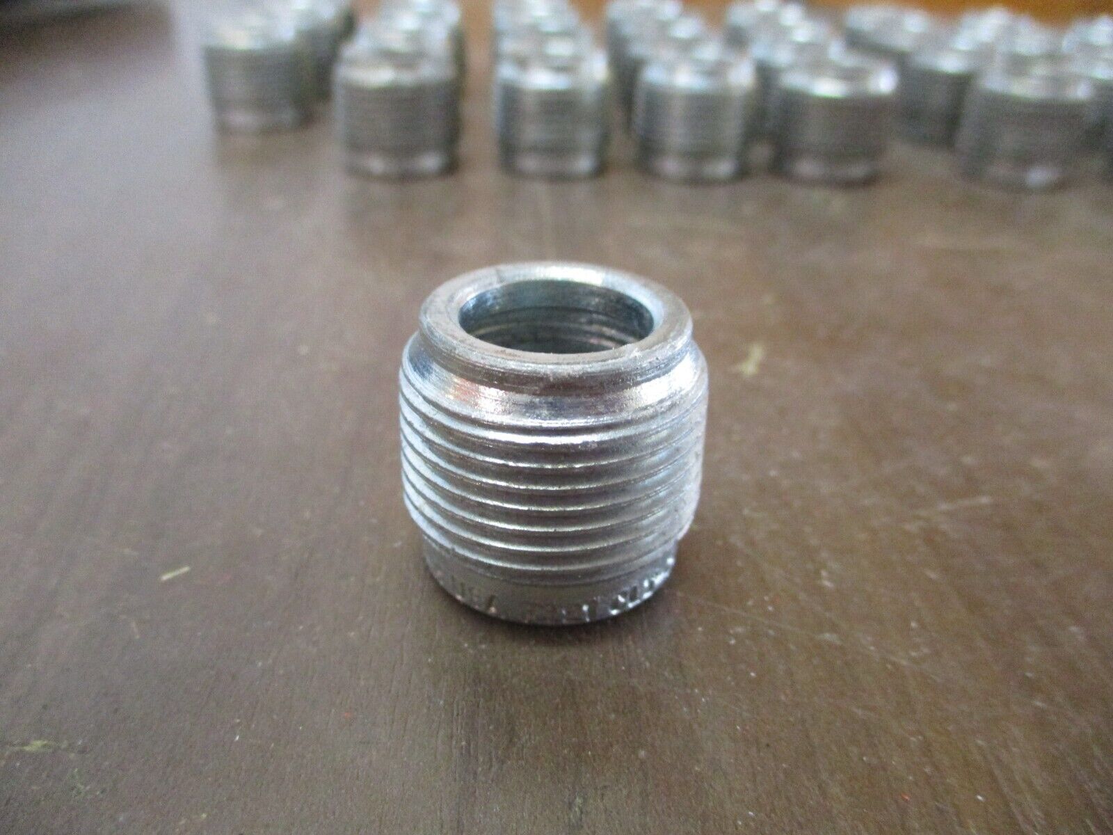 Eaton Conduit Hub Reducer RE21 Size: 3/4" - 1/2" *Box of 36* New Surplus