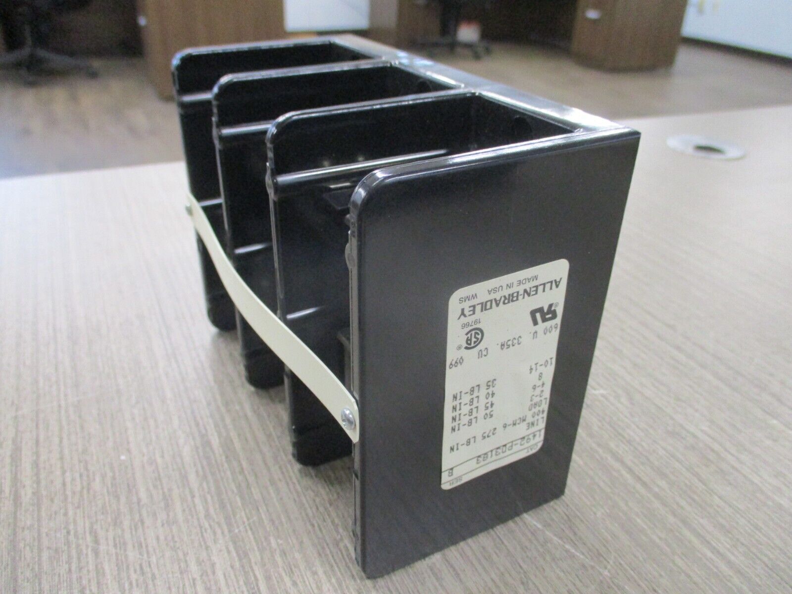 Allen-Bradley Power Distribution Block 1492-PD3183 335A 600V 3P New Surplus