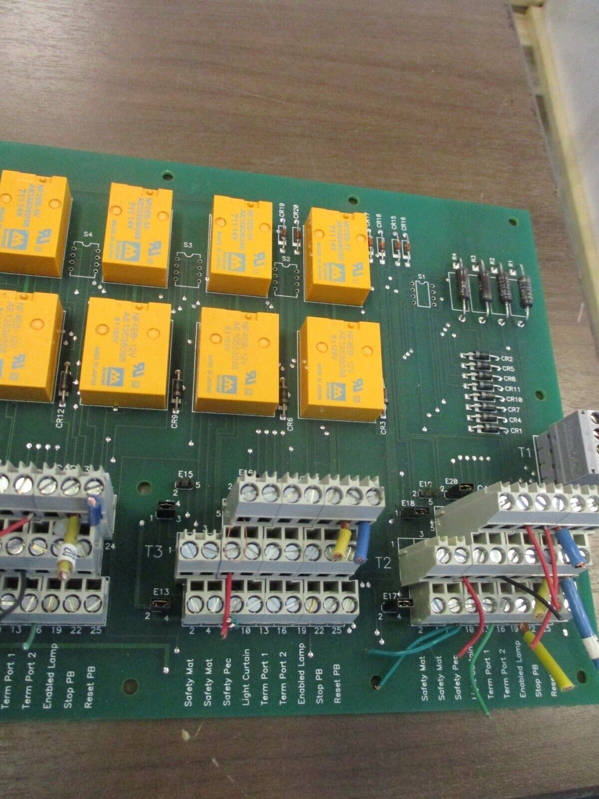 White POD Controller / 680 Termination Board E01-1976 Rev. 01 Used