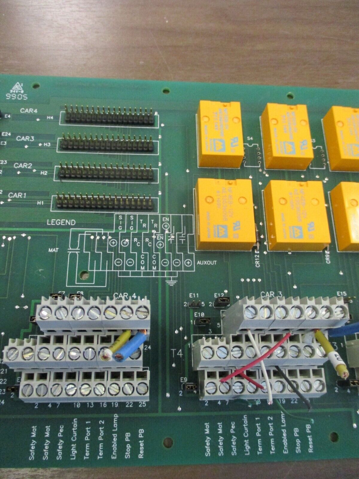White POD Controller / 680 Termination Board E01-1976 Rev. 01 Used