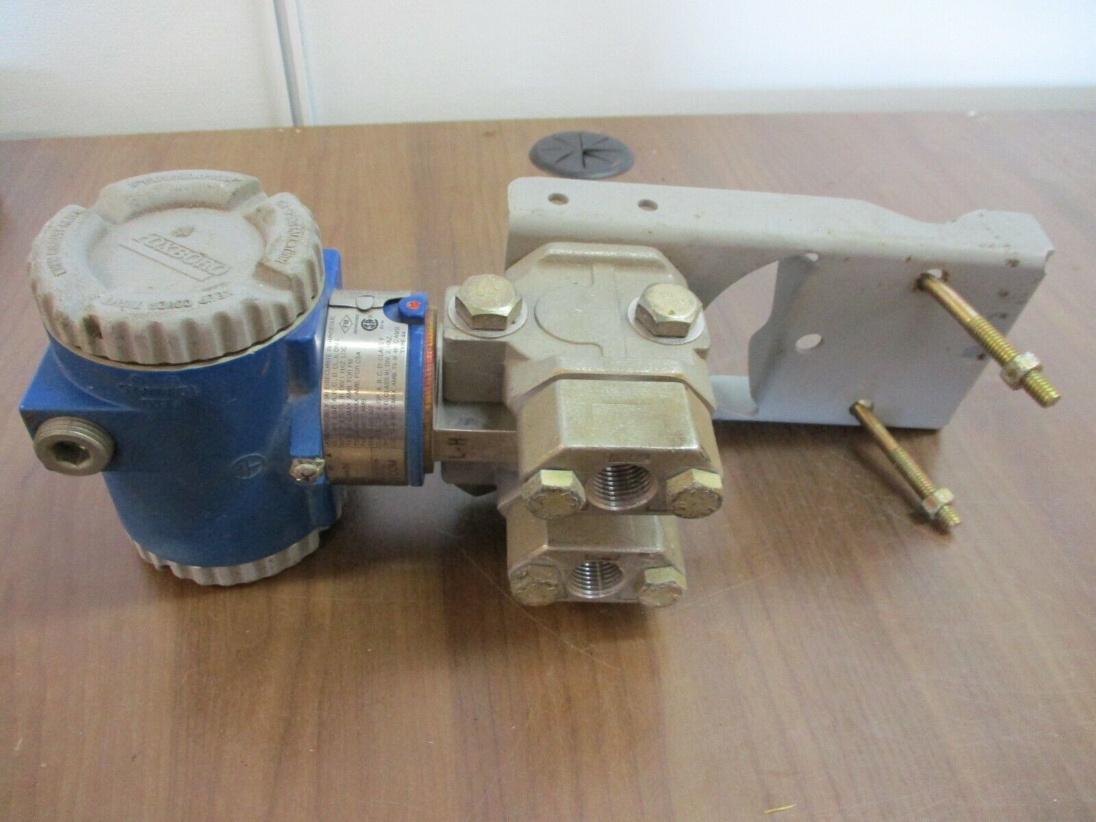 Foxboro, Pressure Transmitter, part#: IDP10- D22A21F-M1, supply: 12.5-42VDC,used