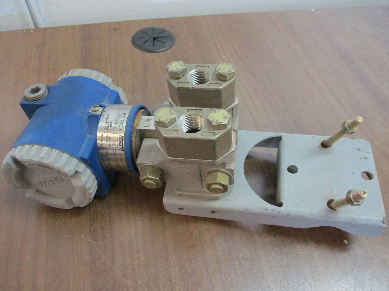 Foxboro, Pressure Transmitter, part#: IDP10- D22A21F-M1, supply: 12.5-42VDC,used