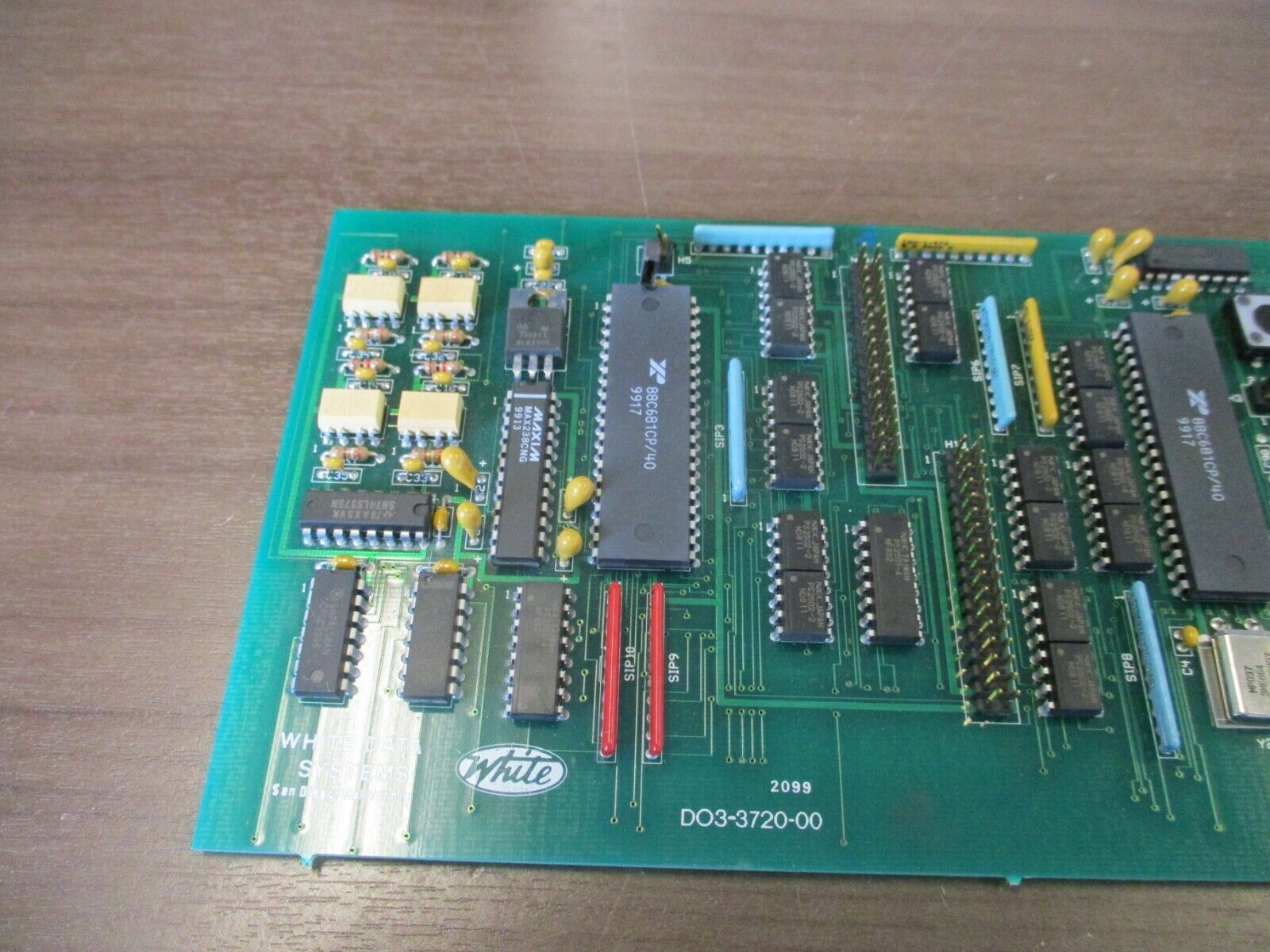 White Control Board DO3-3720-00 Used