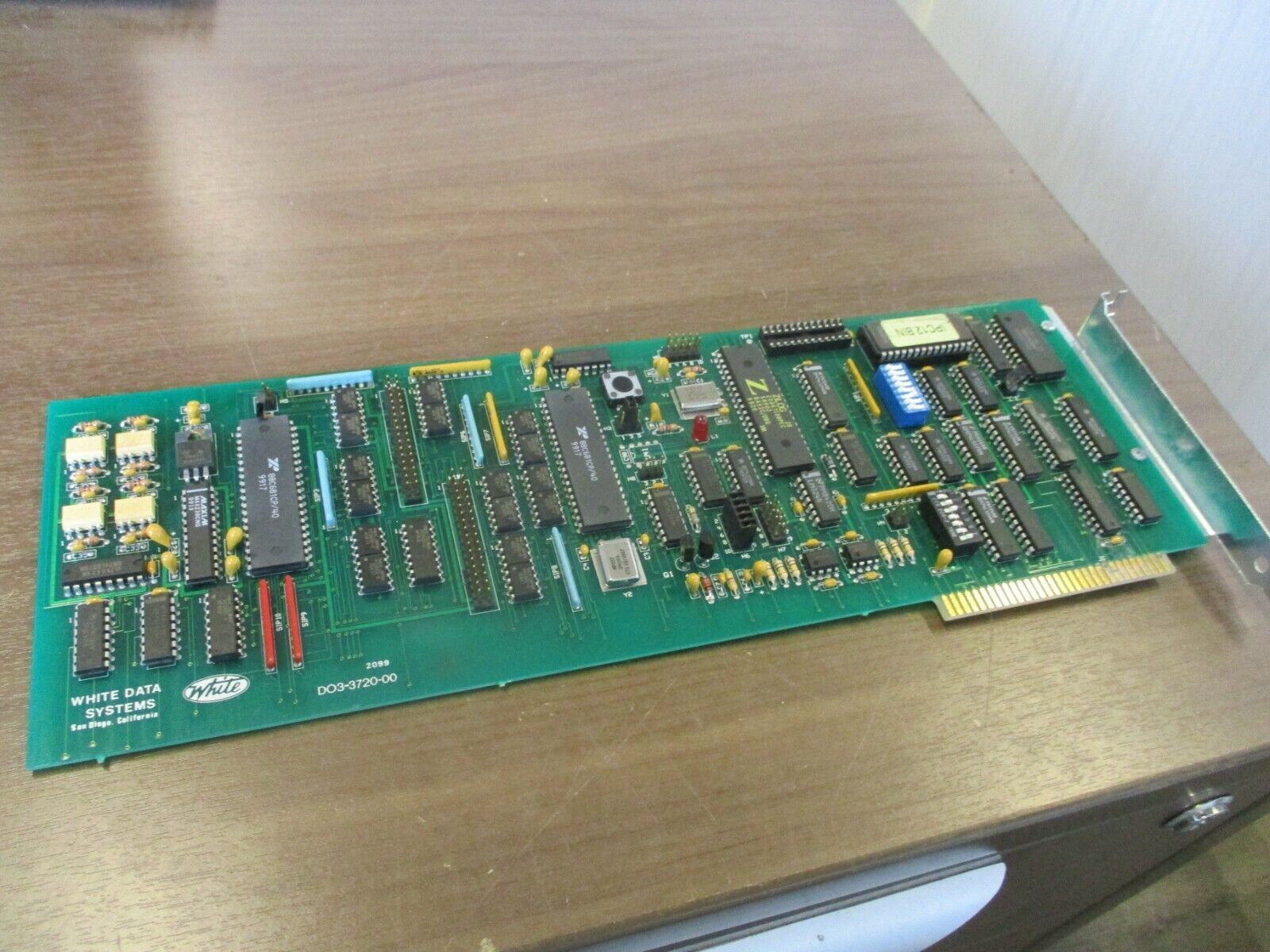 White Control Board DO3-3720-00 Used