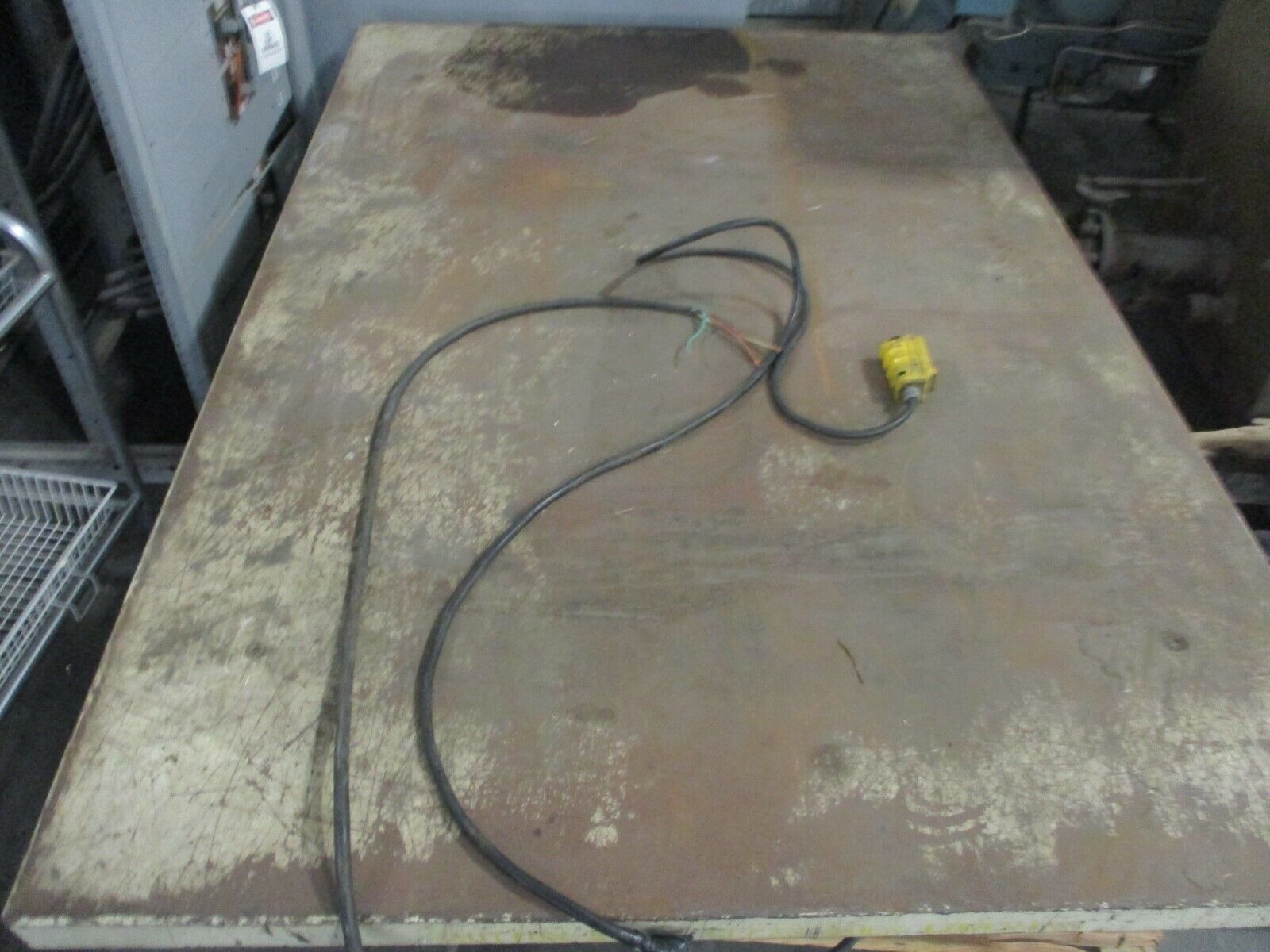 Unbranded Hydraulic Lift Table 92.5" x 61" 480V 3Ph w/ Height Controller No Plug