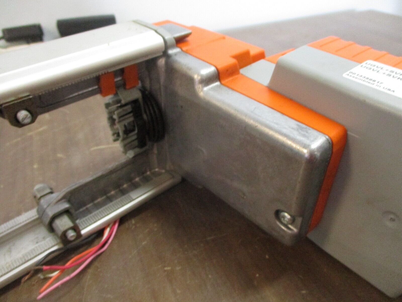 Belimo Valve Linkage SVKX24-MFT 340lbf/1500N 24V AC/DC Nema 2 Used