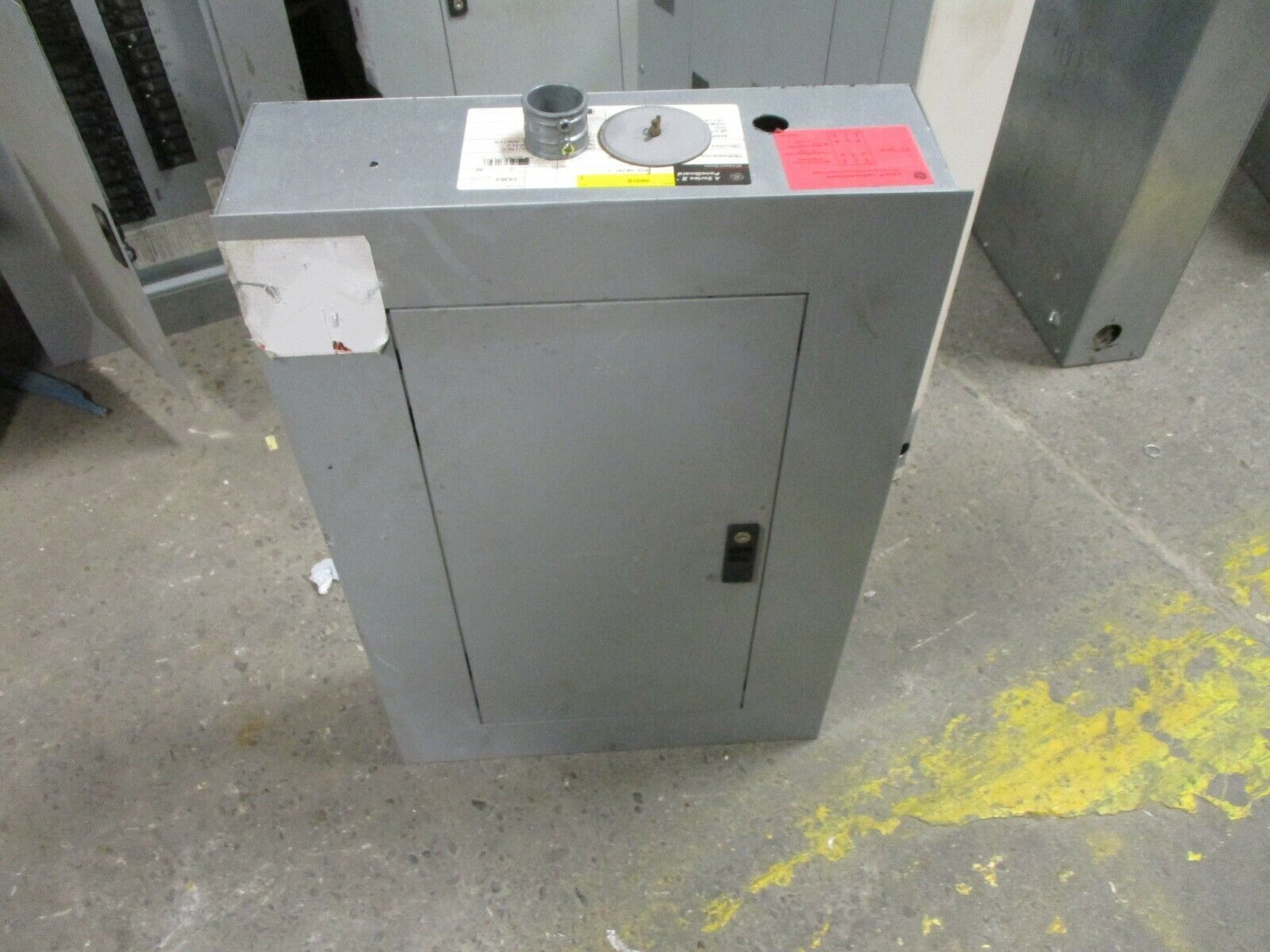 GE Main Breaker Circuit Breaker Panel AQF3241ATX 125A Max 208Y/120 3Ph 4W Used