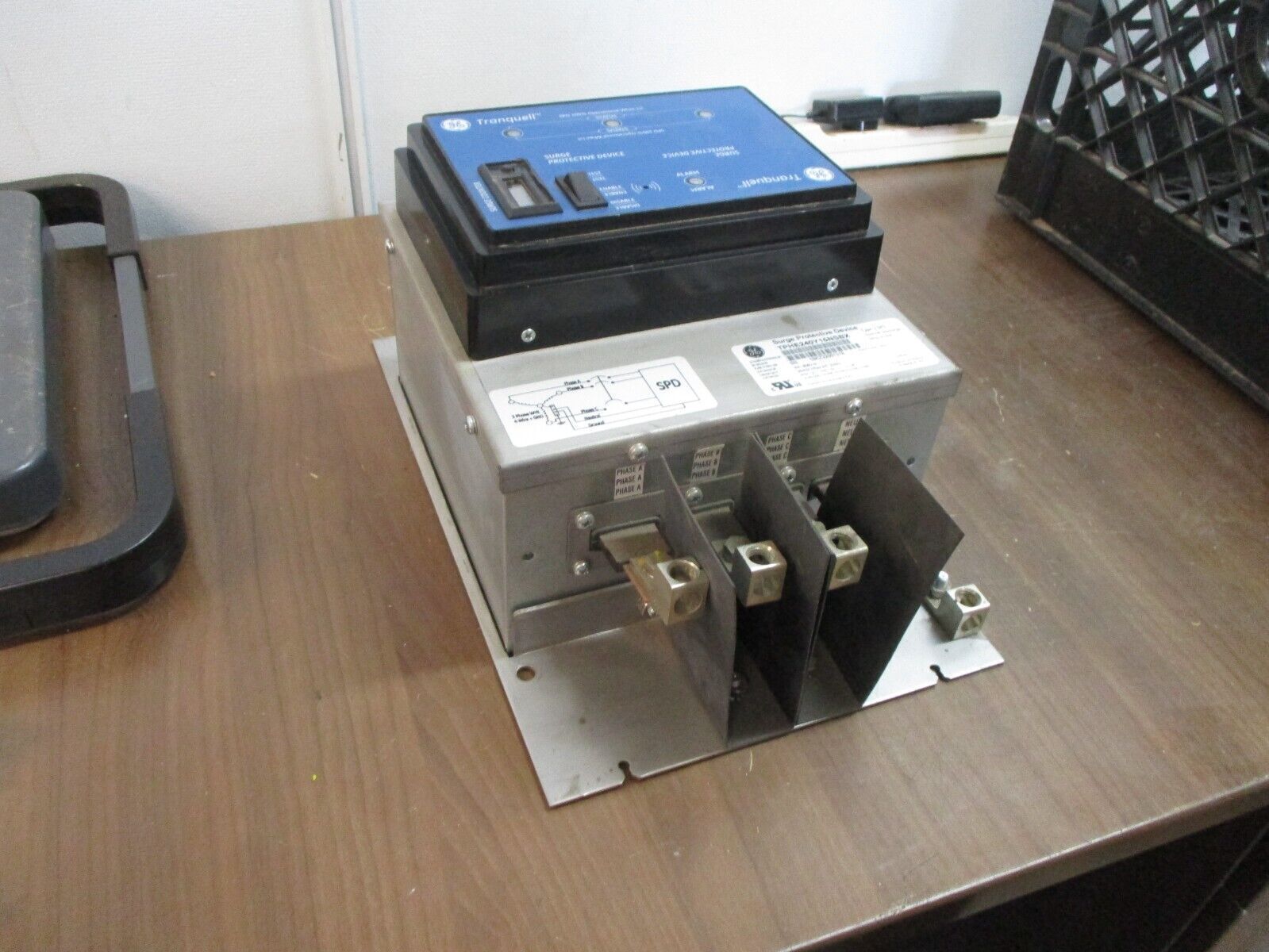 GE Tranquell Surge Protective Device TPHE240Y15NSBX 240/415V 3Ph 60Hz Used