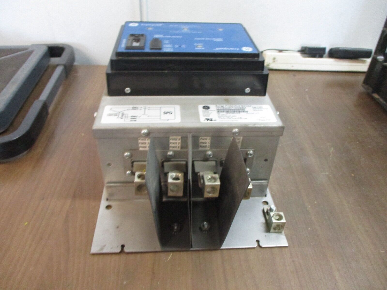 GE Tranquell Surge Protective Device TPHE240Y15NSBX 240/415V 3Ph 60Hz Used