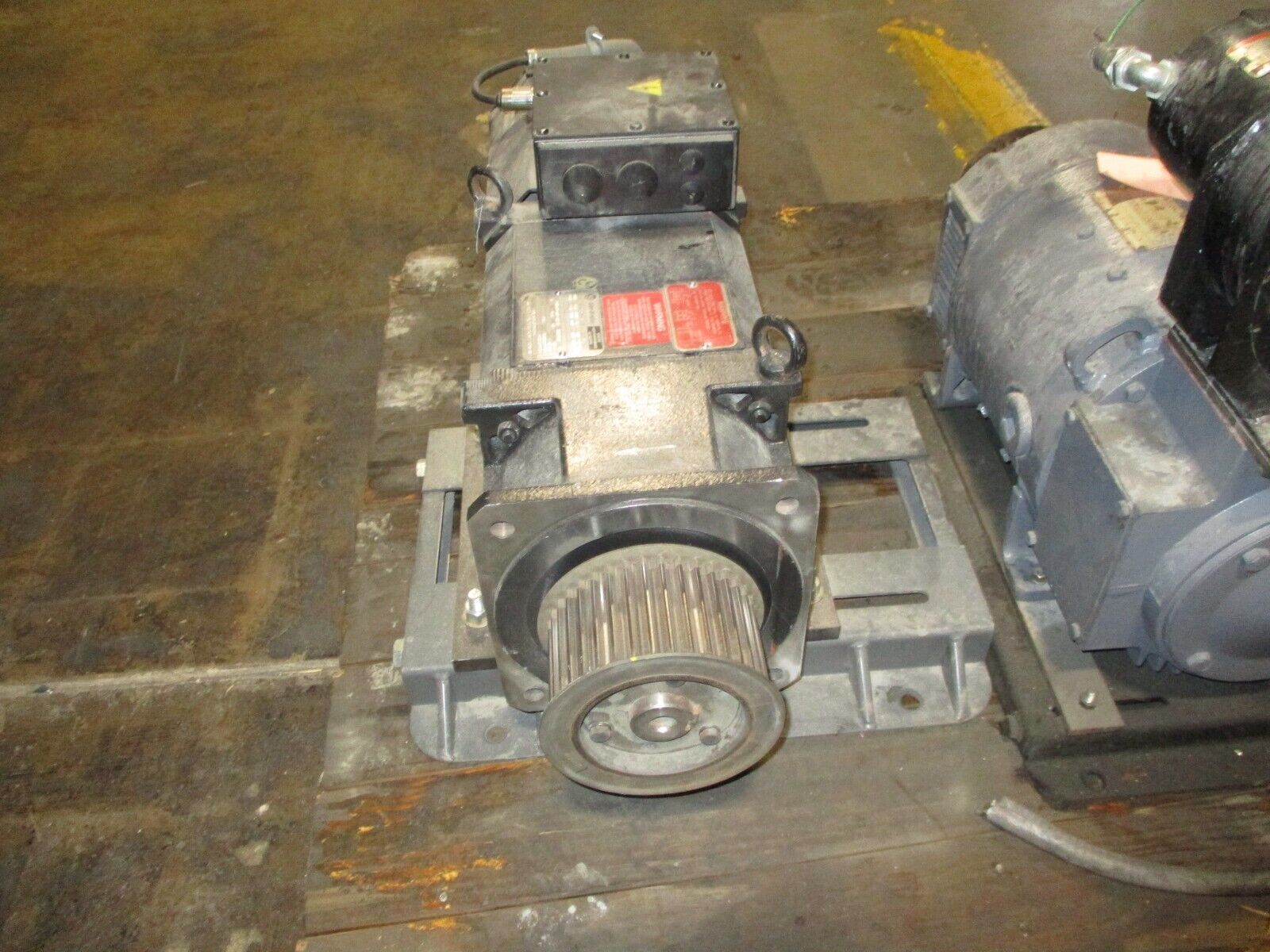 Allen-Bradley Kinetix AC Servo Motor HPK-B1310C-MA42AA 23.8kW 1470 RPM 460V Used