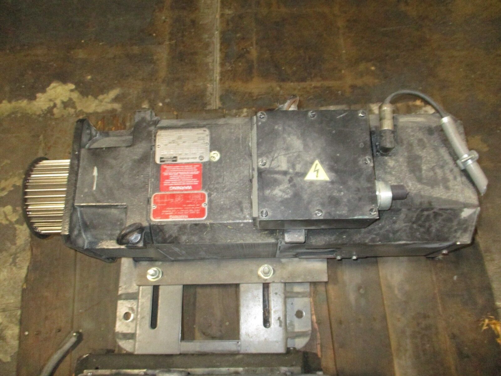 Allen-Bradley Kinetix AC Servo Motor HPK-B1310C-MA42AA 23.8kW 1470 RPM 460V Used