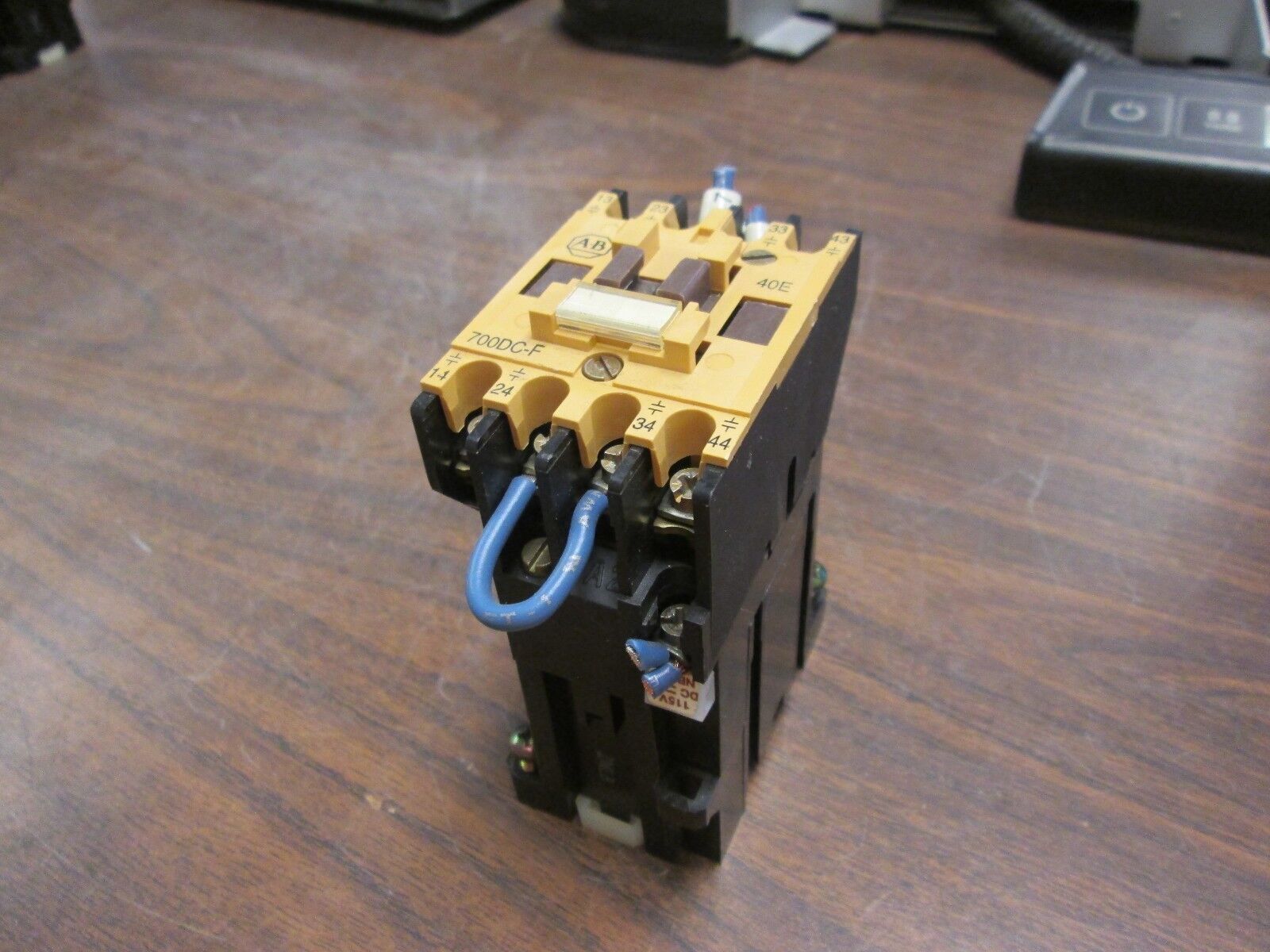 Allen-Bradley Contactor 700DC-F400* 115VDC Coil 10A Used