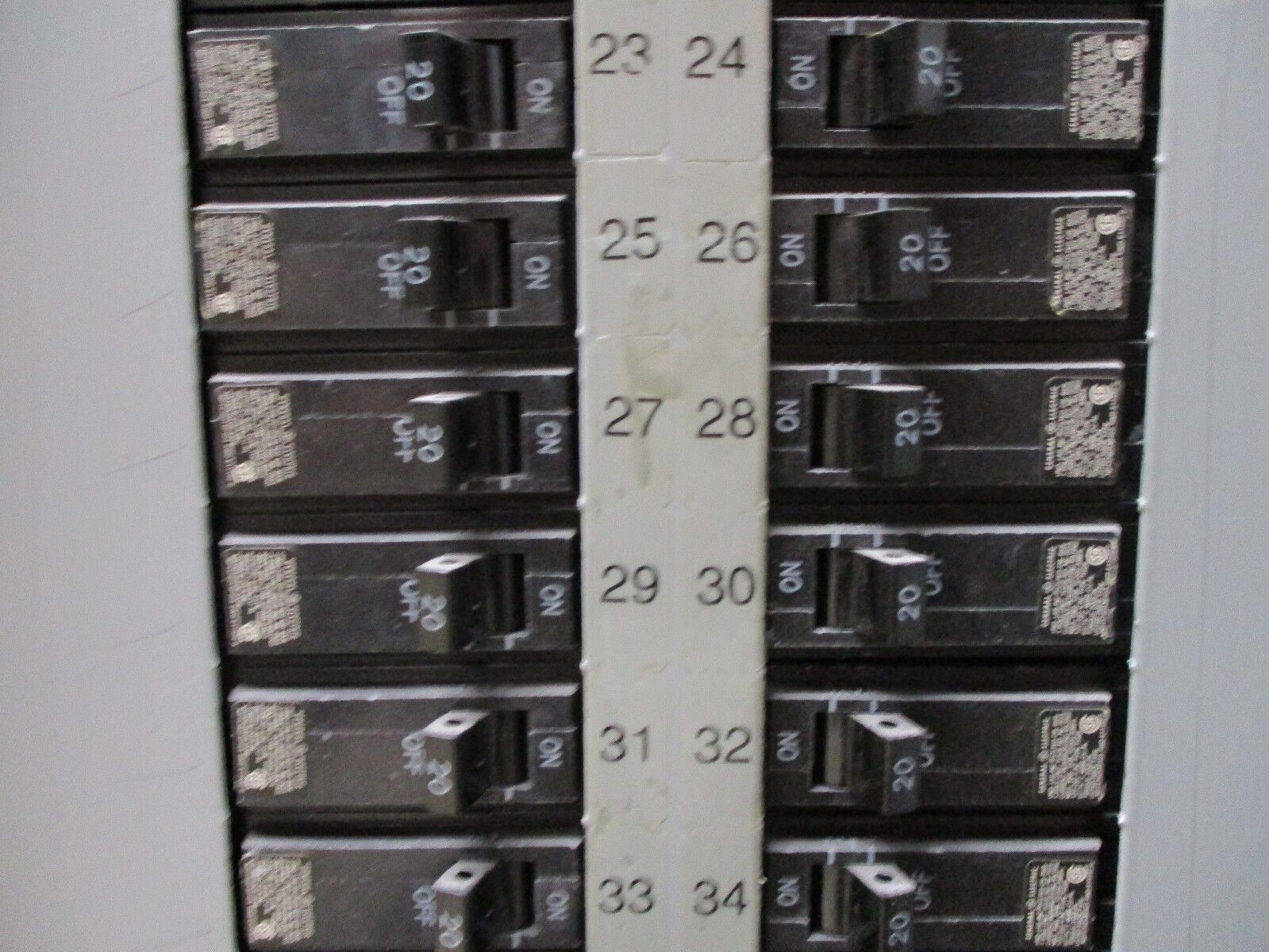 GE Main Breaker AQF3421ABXAXT1B4 42-slot 208Y/120V 100A Main Breaker Used