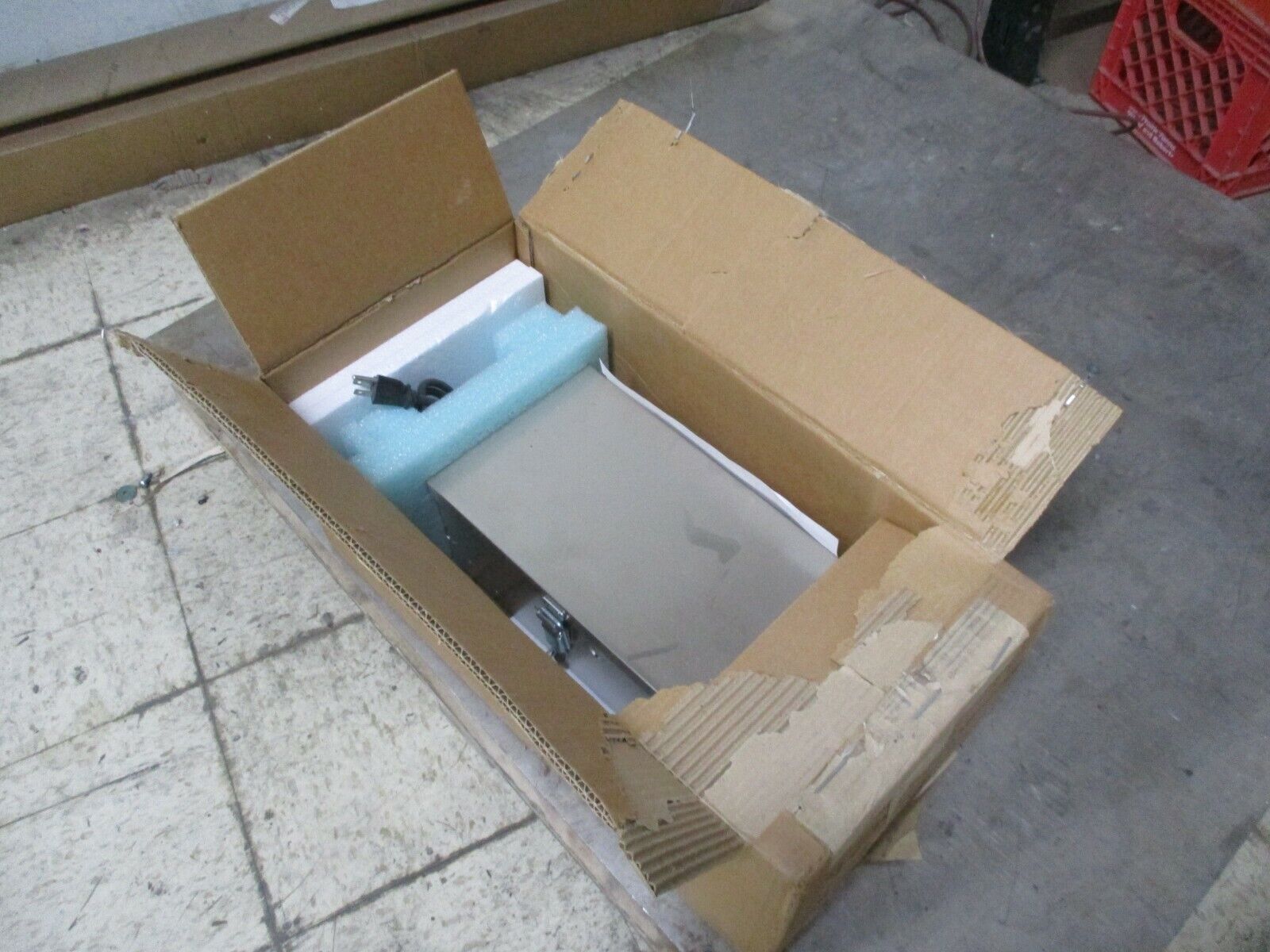 TechnoMagnet Stainless Steel Lighting Transformer MTB-200-SS 200W 120V
