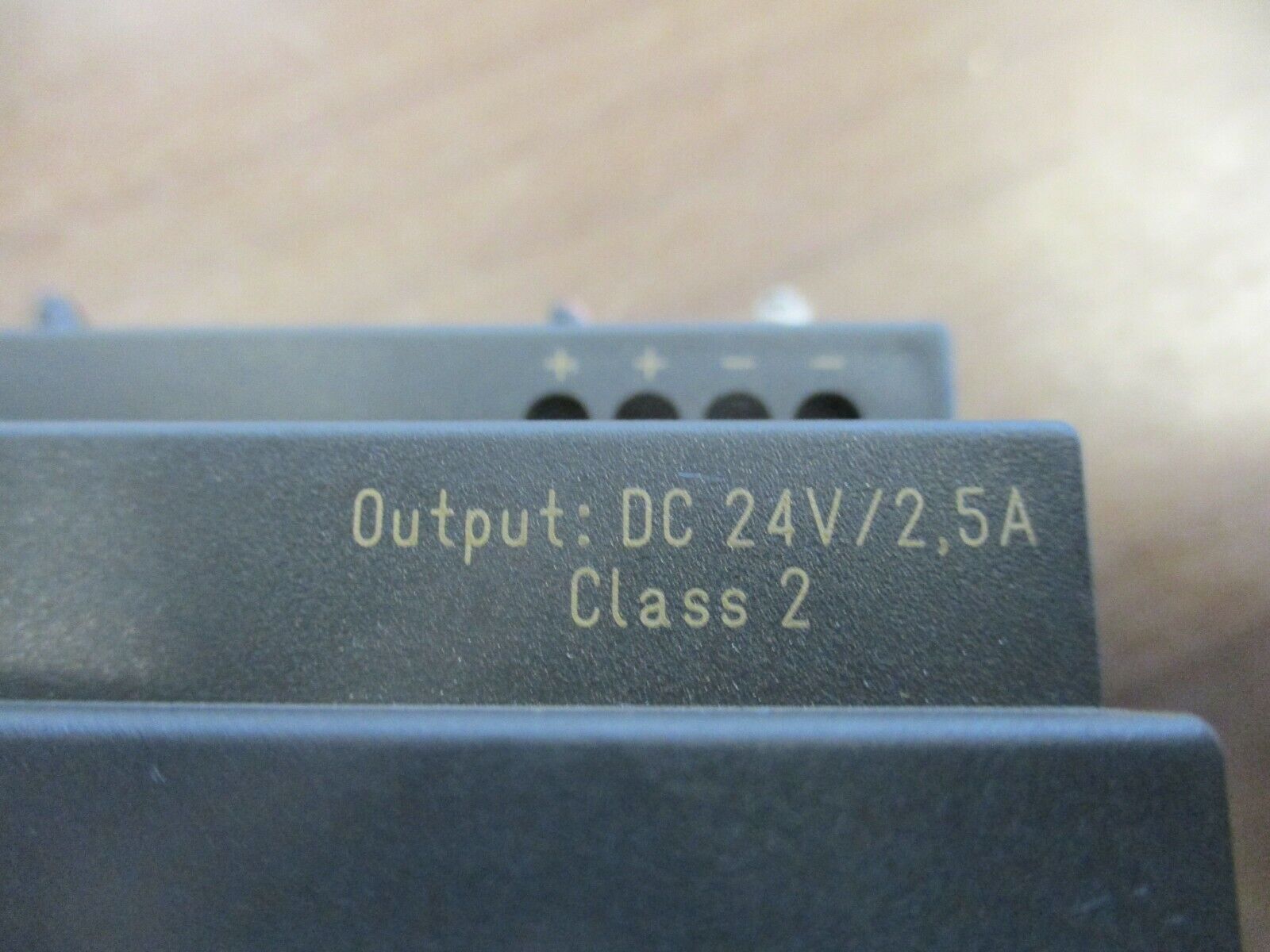 Siemens LOGO!Power 6EP1332-1SH42 In: 100-240VAC Out: 24VDC 2.5A Used