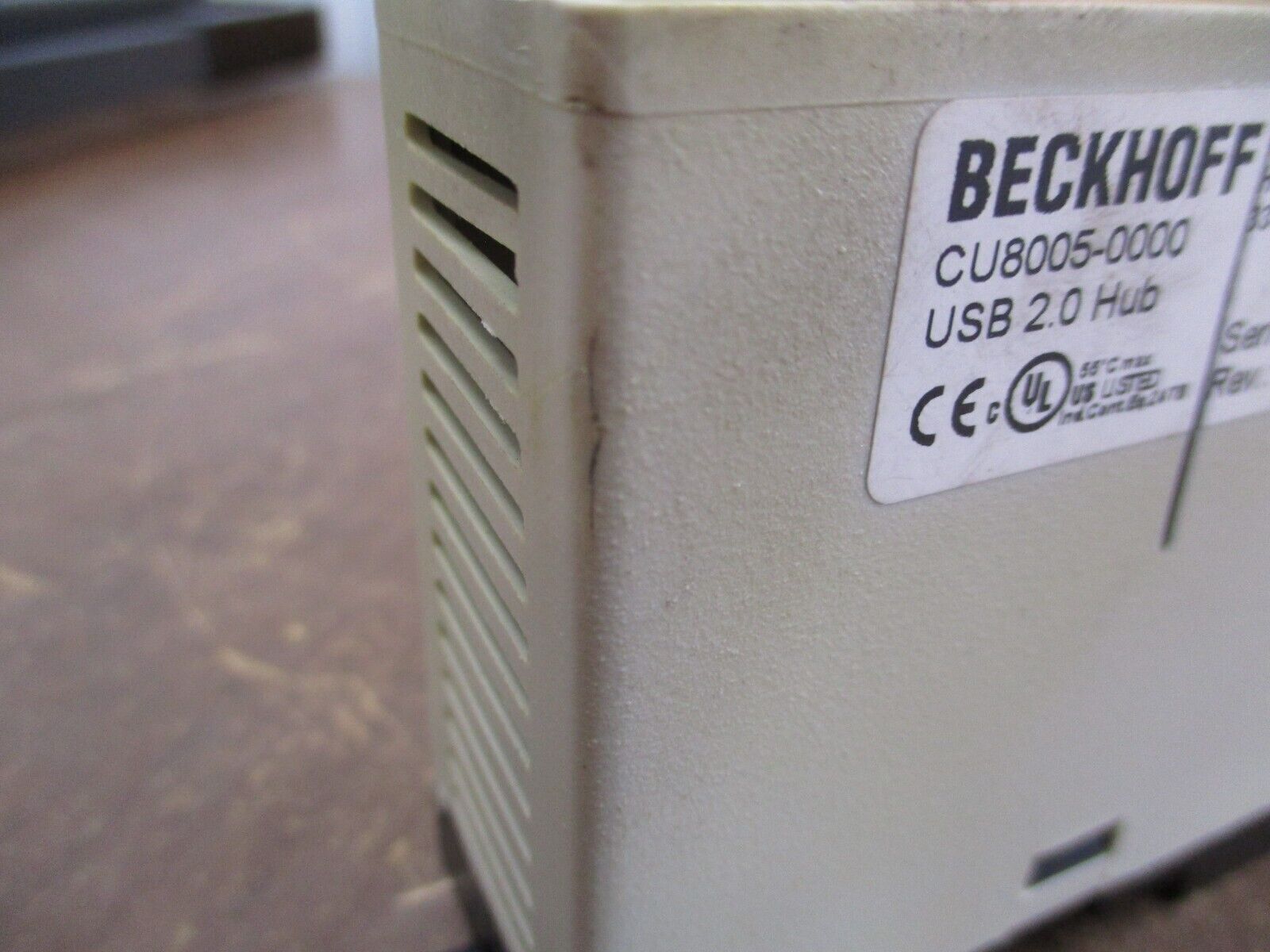 Beckhoff USB 2.0 Hub CU8005-0000 Rev. 0.0 *Cracked Case* *Broken Fin* Used