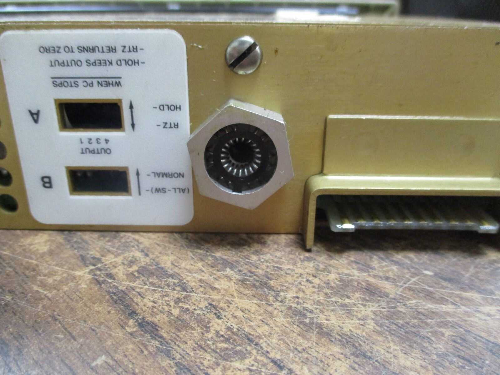 Modicon Analog Output AS-B872-002 4-20MA Used
