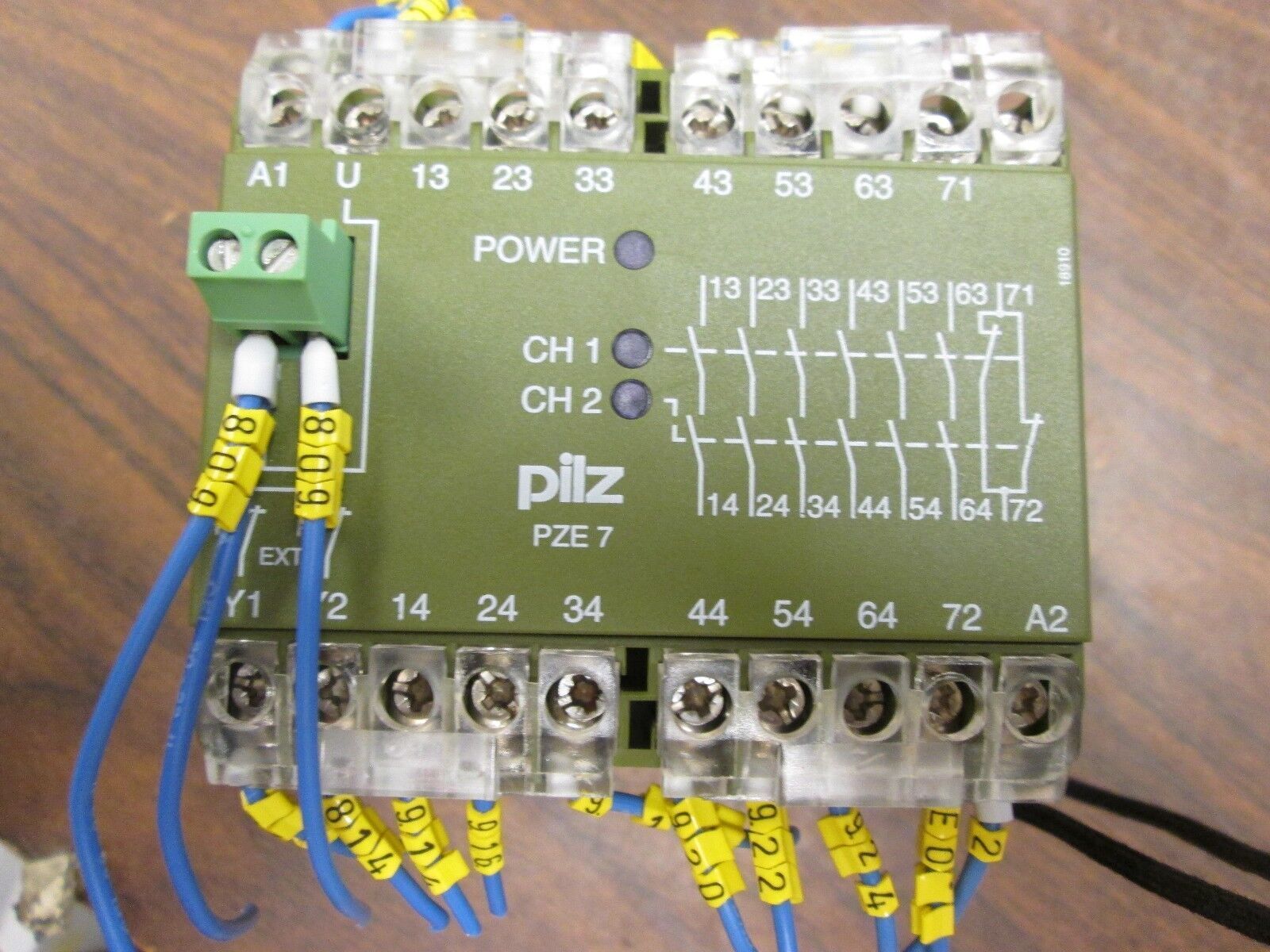 Pilz Safety Relay PZE 7 6S/1O 24VDC 4W Used