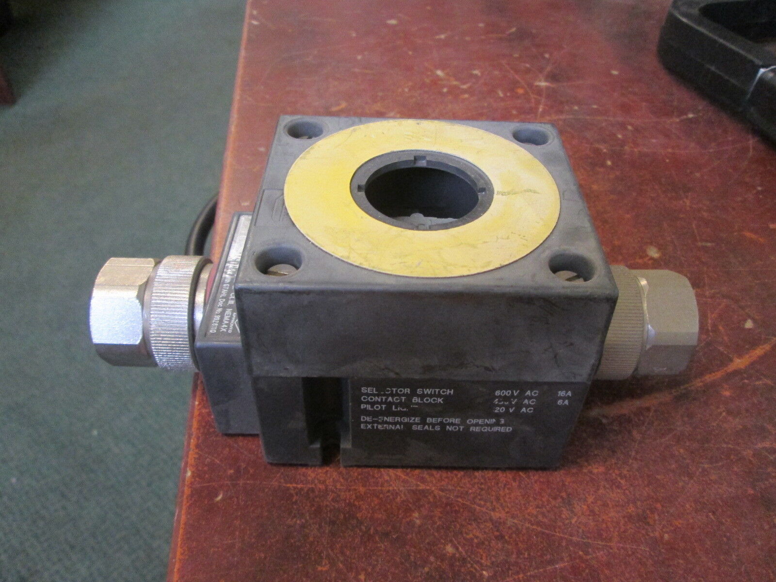 Killark Stahl Explosion Proof Selector Switch 8030/118 16A 600V Used