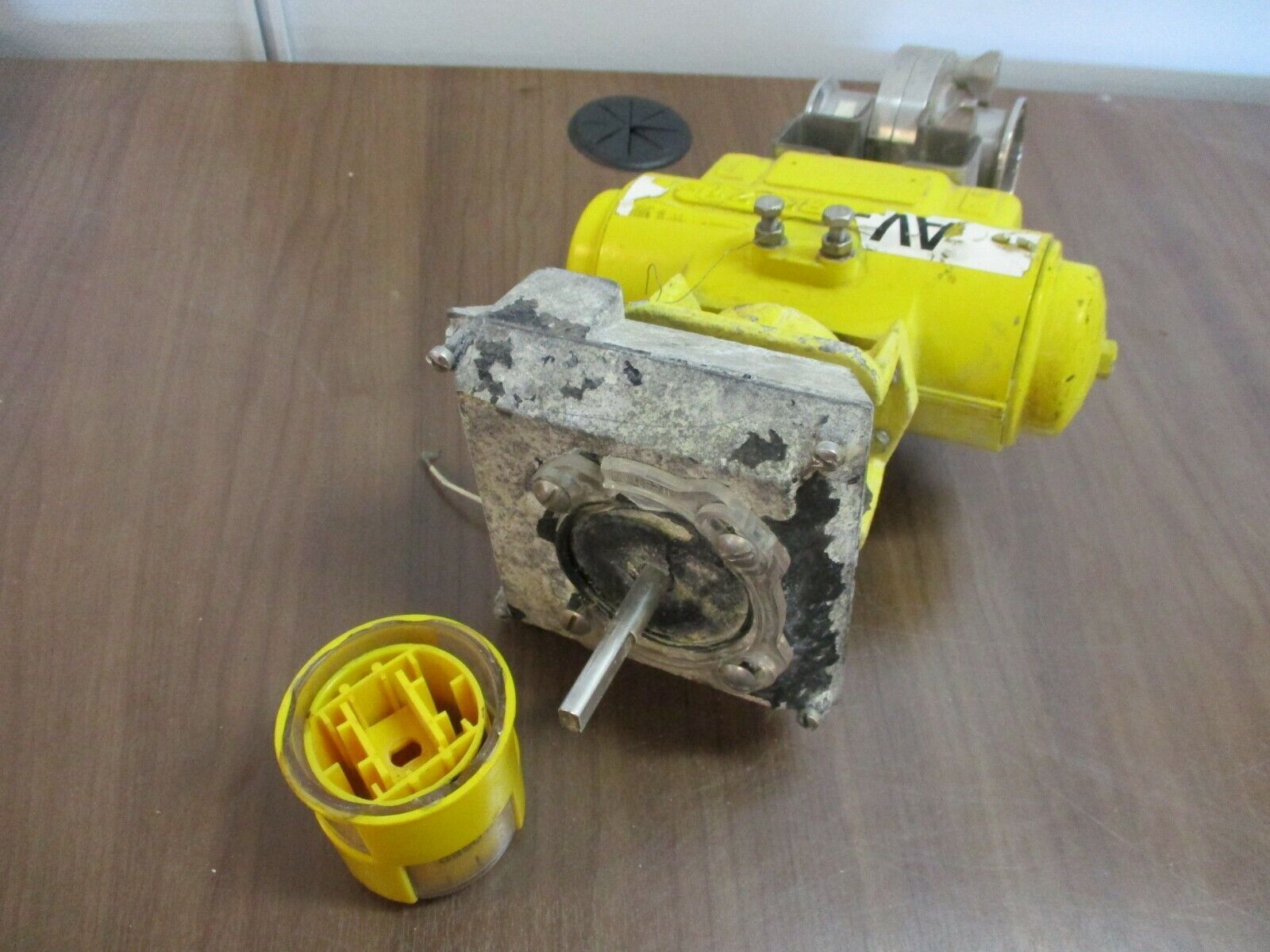 Hytork, Actuated Valve w/ positioner, part #: 71, 150psi, used