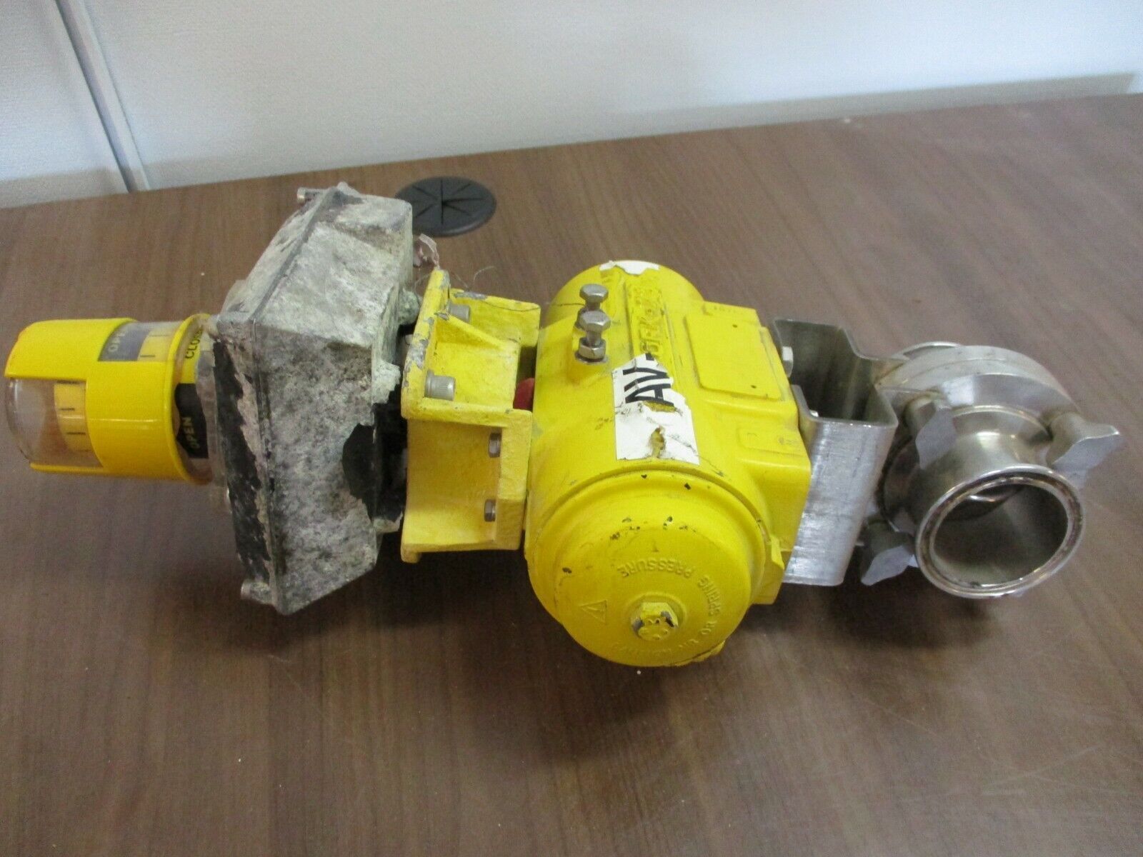 Hytork, Actuated Valve w/ positioner, part #: 71, 150psi, used