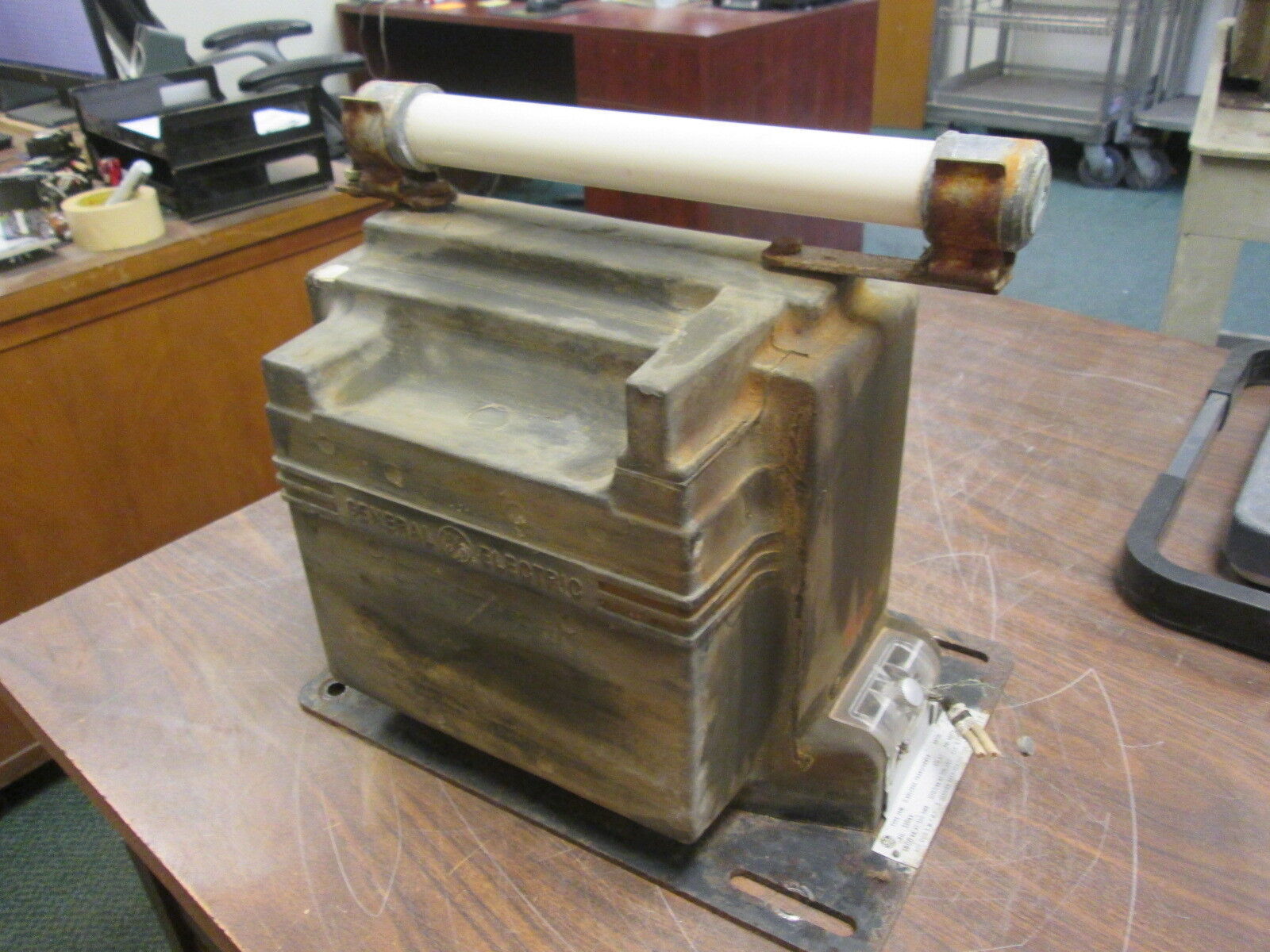 GE Type JVM-5 Voltage Transformer 670X44 Ratio 70:1 Pri: 8400V 110KV BIL 60Hz