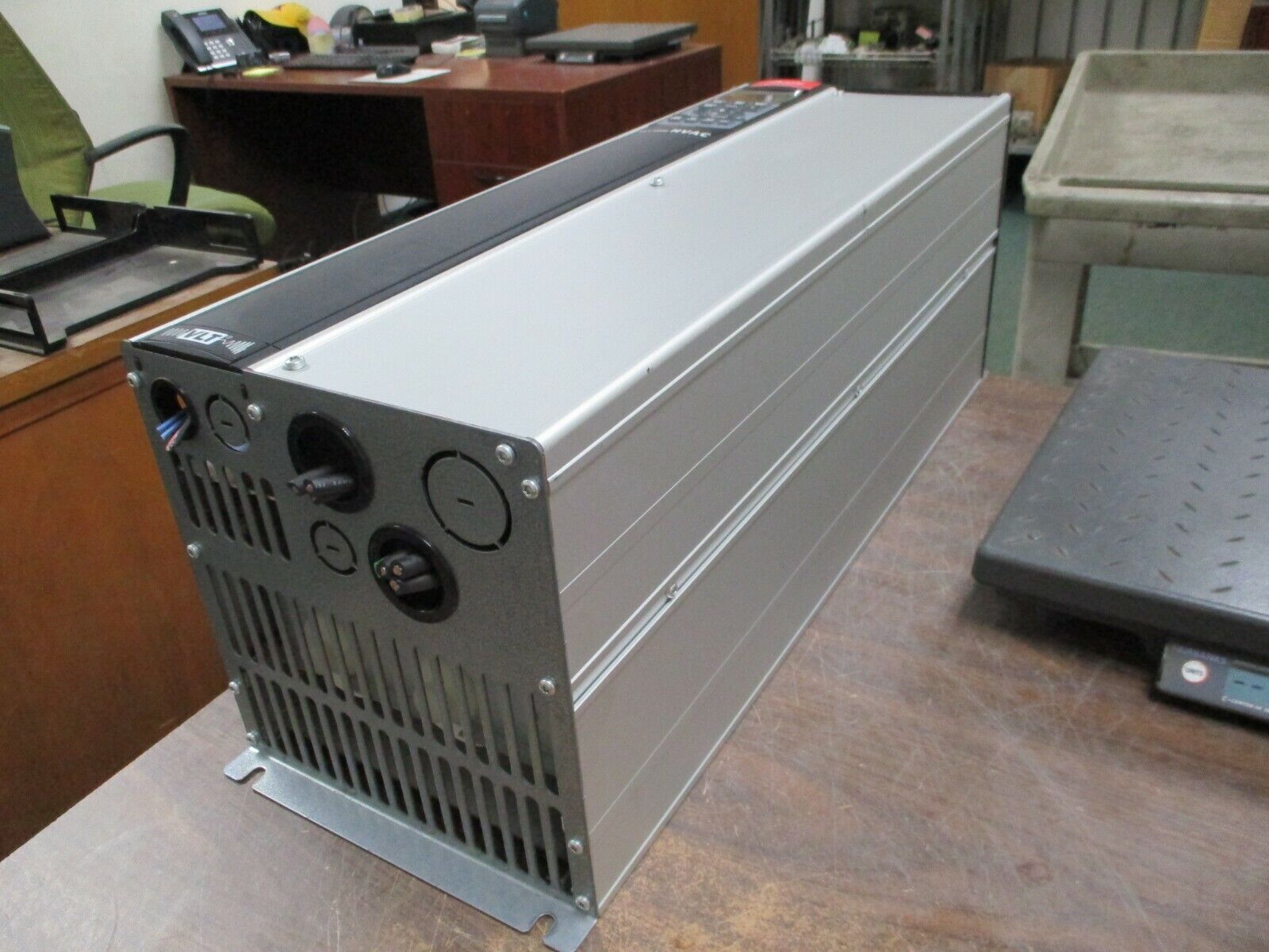 Danfoss VLT 6032 AC Drive 175Z7368 30HP 3Ph Used