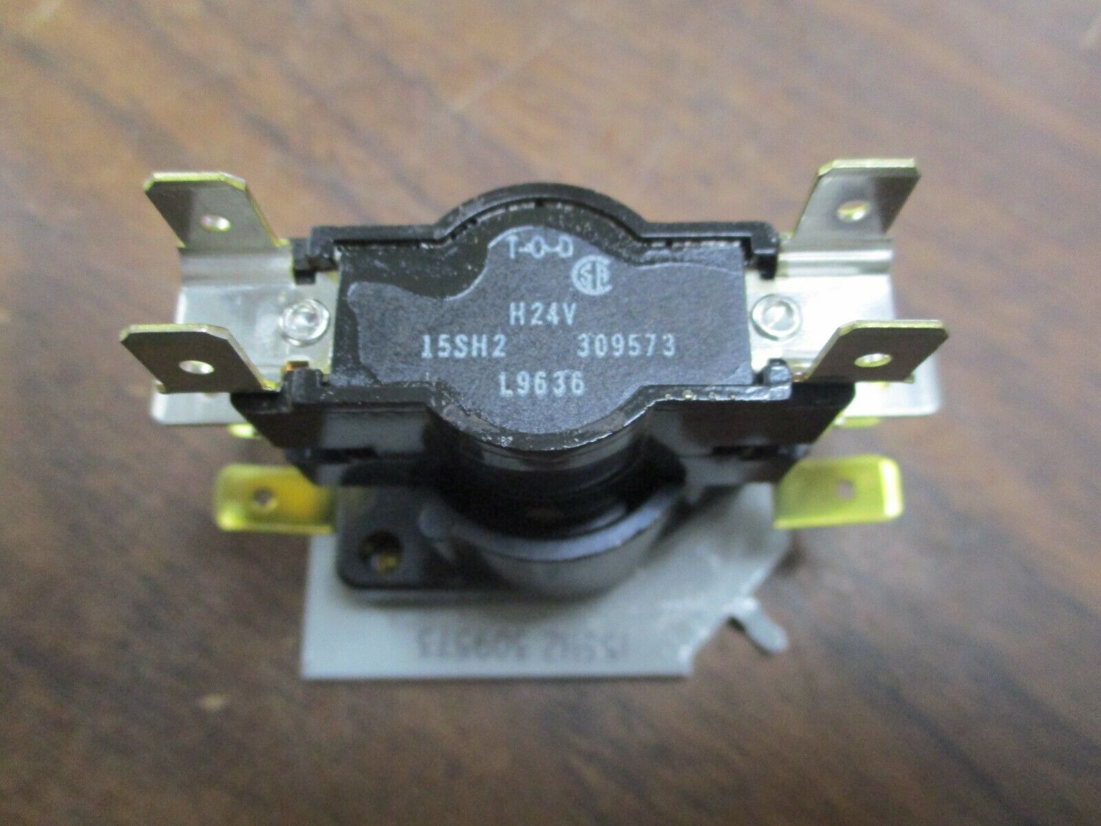 Emerson Fan Sequencer 24A34-3 On Time: 1-20 sec Off Time: 40-110 sec New Surplus