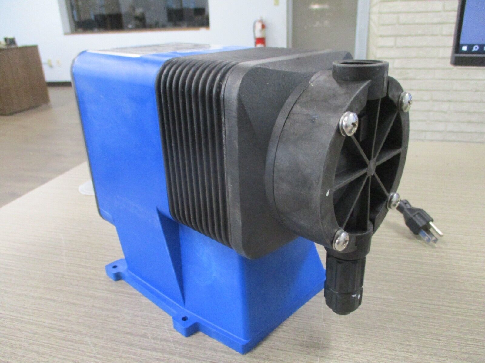 Idex Pulsafeeder MeteringPump LMK7TA-KTC3-130 115V 50/60HZ 1A 192GPD New Surplus