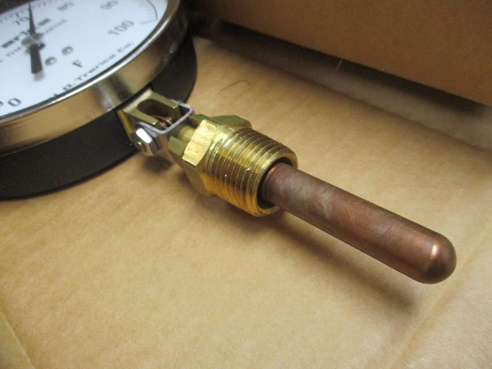 Treice Model V80445 Dial Thermometer B09070502000080 Range: 0-100°F New Surplus