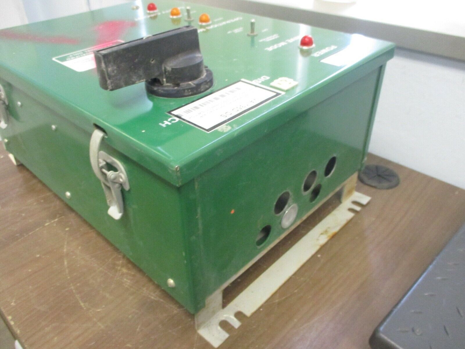 CPI Air Handling Control Cabinet VA-135D-MS 7.5HP 460V 3Ph 60Hz 10.7A Used