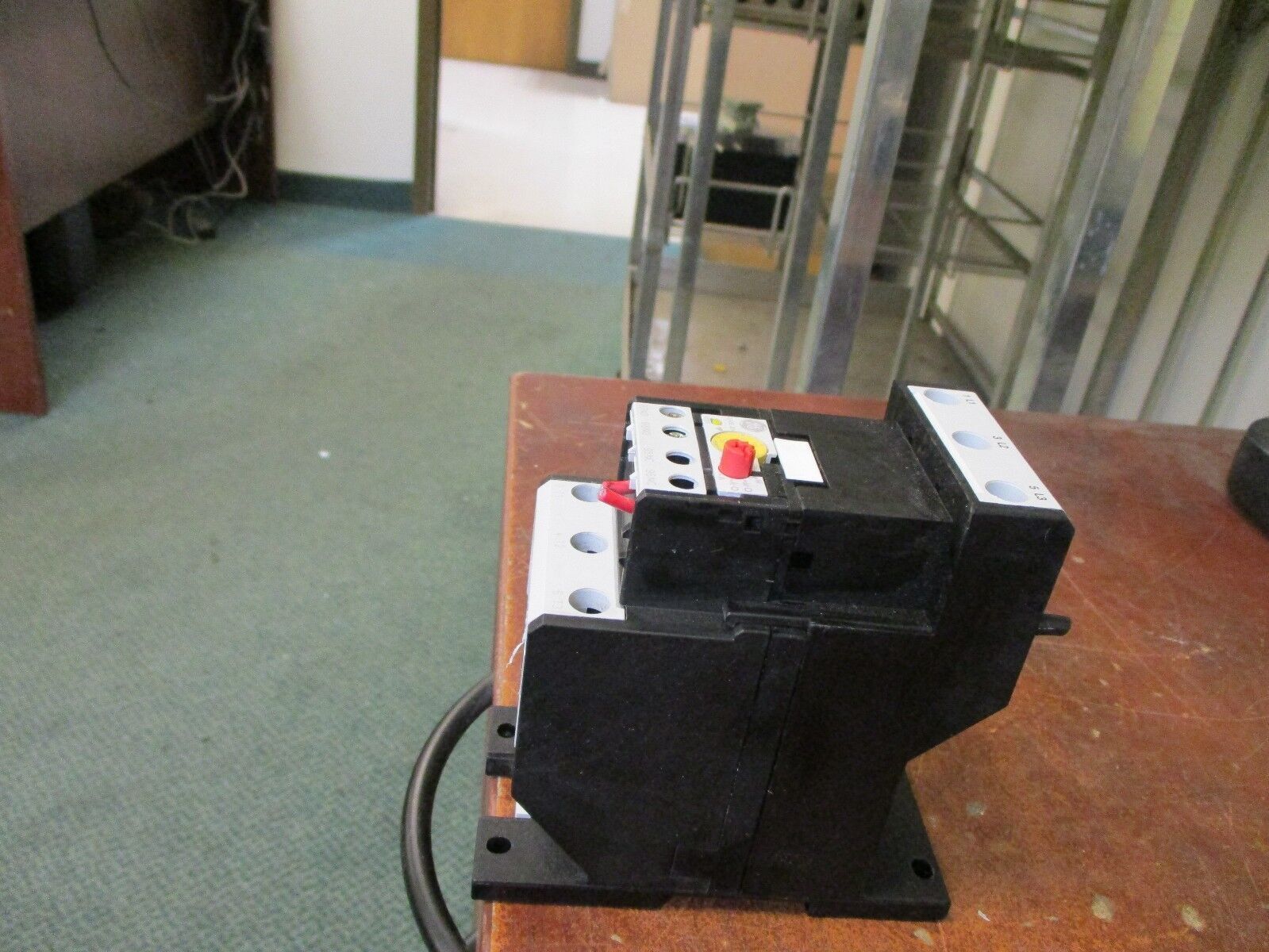 GE Solid State Overload w/ Base Adapter RT22E Trip: 30-43A Used