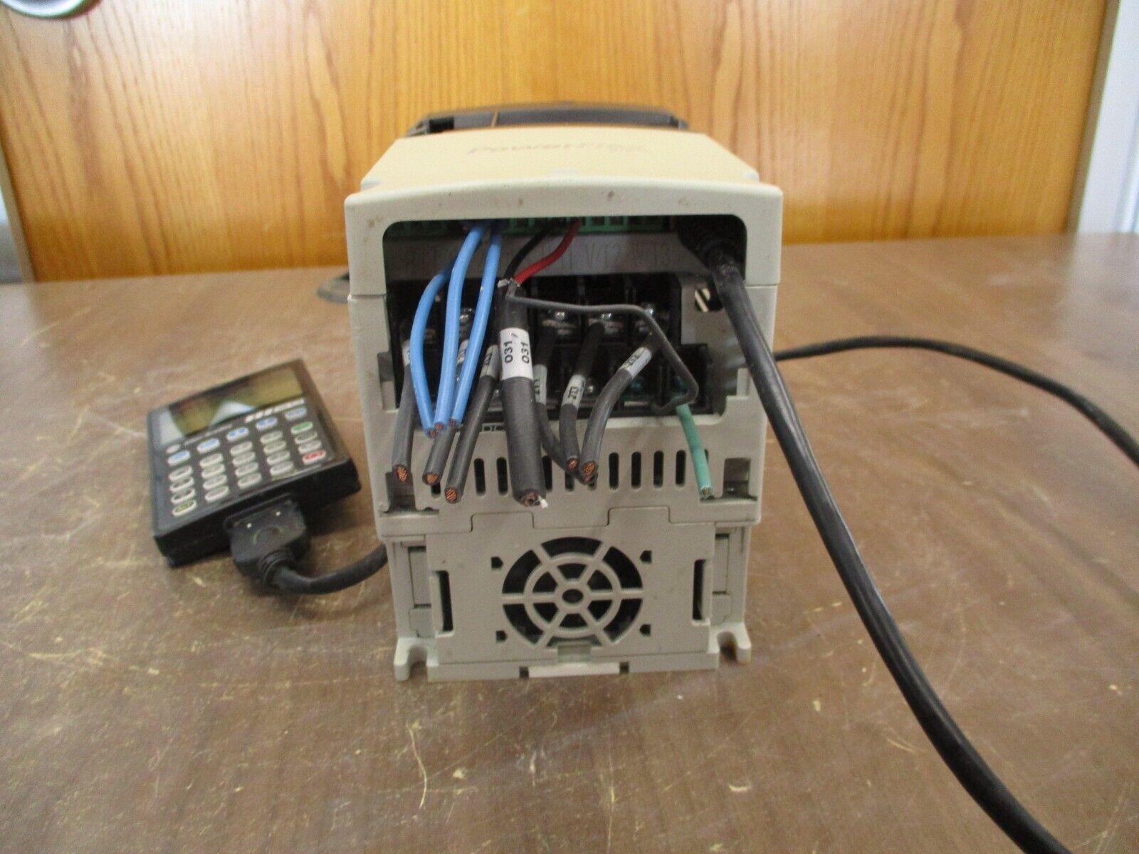 Allen-Bradley PowerFlex 40P AC Drive 22D-D6P0N104 3HP 3Ph w/ Keypad Used