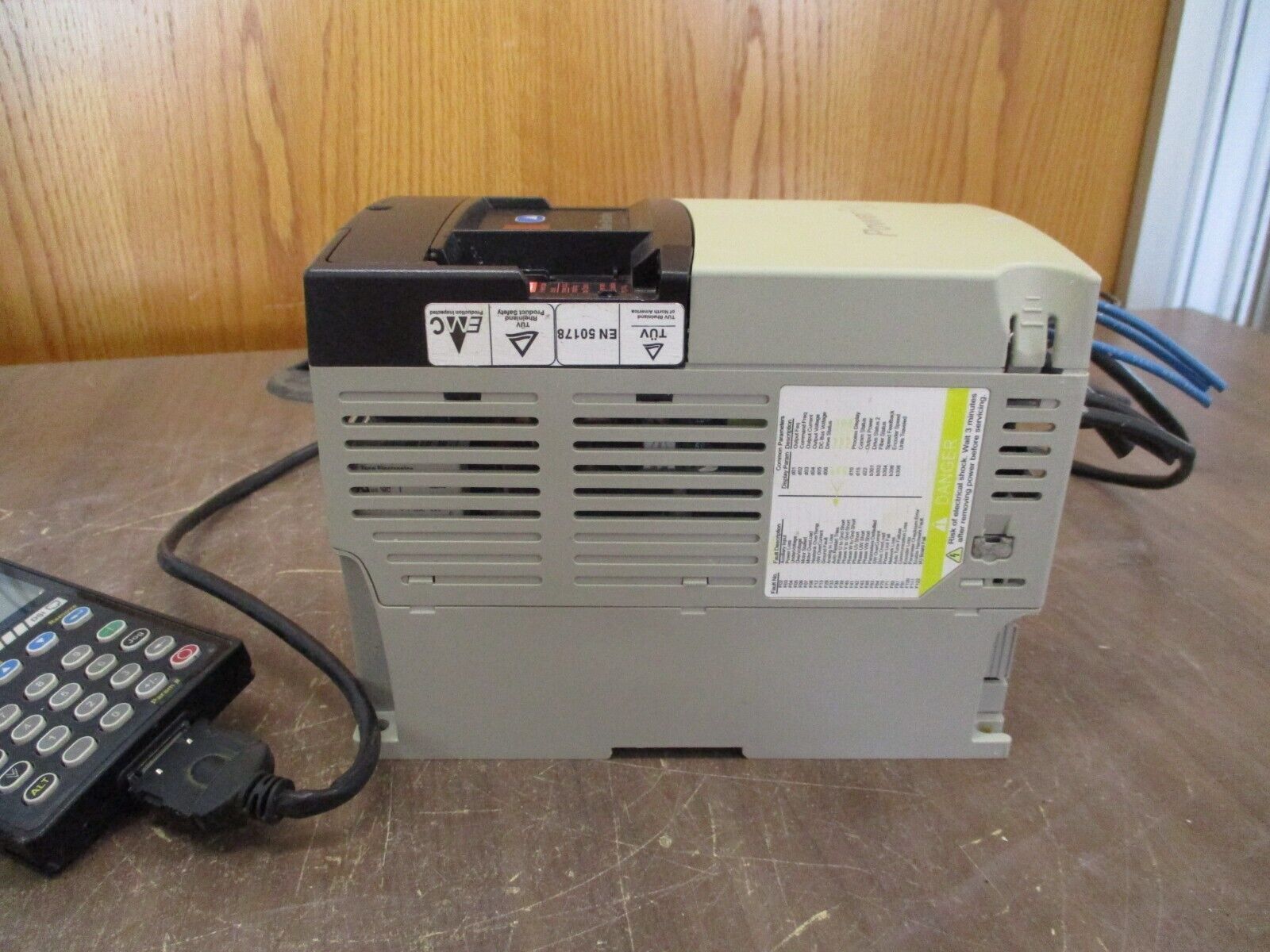 Allen-Bradley PowerFlex 40P AC Drive 22D-D6P0N104 3HP 3Ph w/ Keypad Used