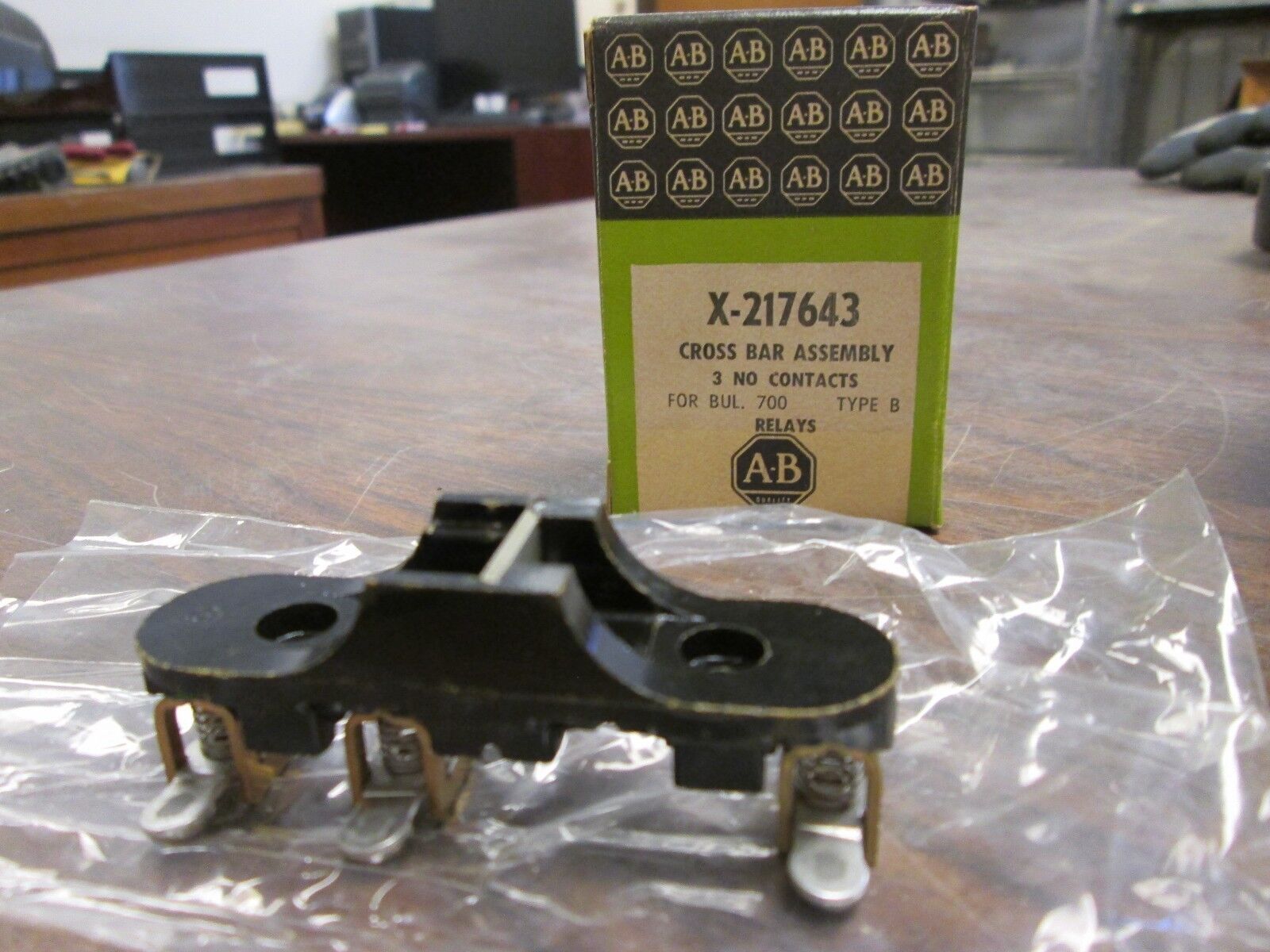 Allen-Bradley Cross Bar Assembly X-217643 3 N.O. contacts New Surplus