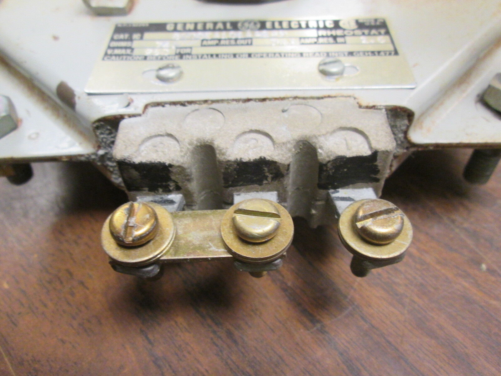 GE Rheostat IC8000EA101AA249 250V 74ohms Used