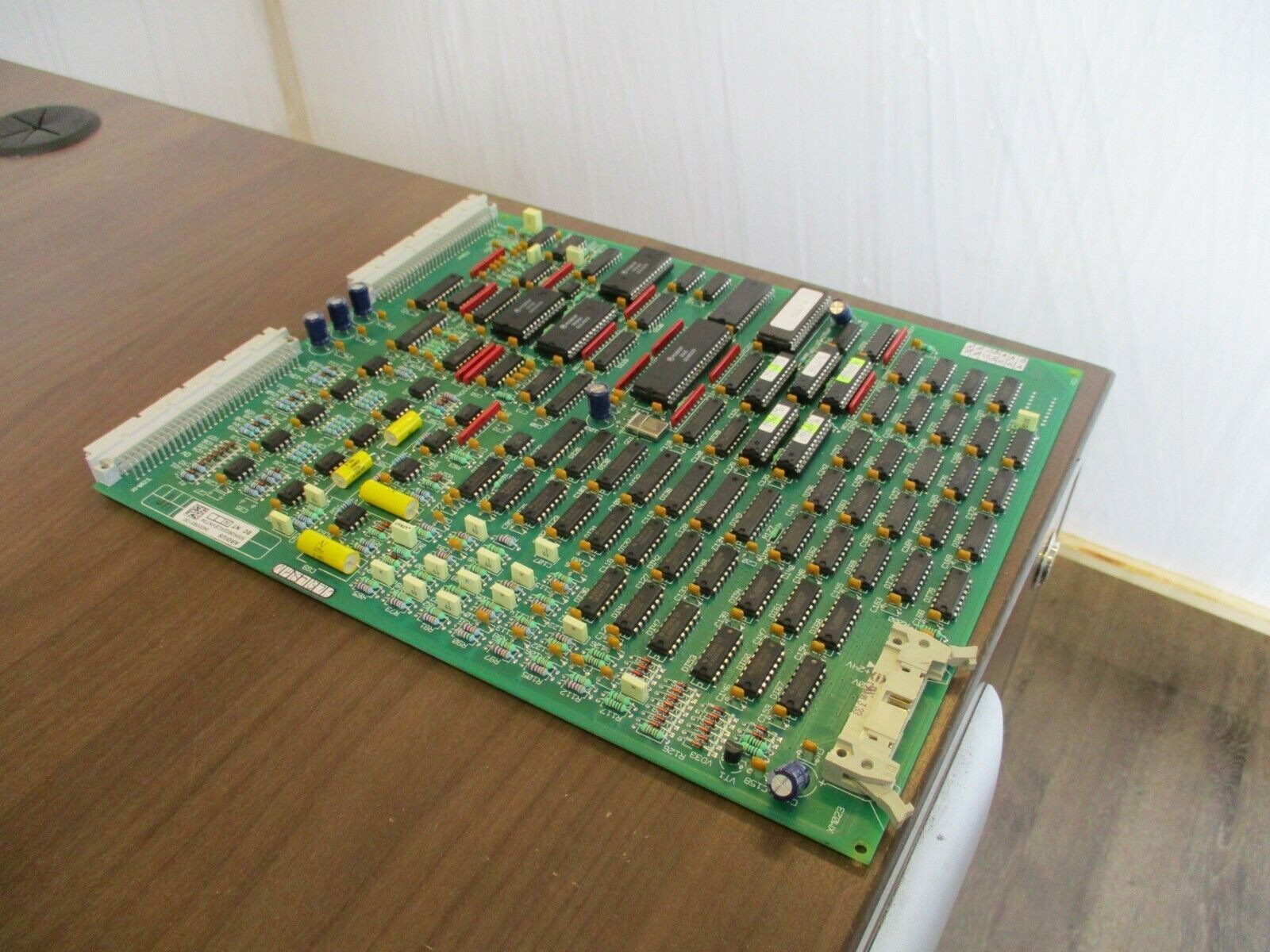 MGE AROI Control Board 51028161XD-1EA Used