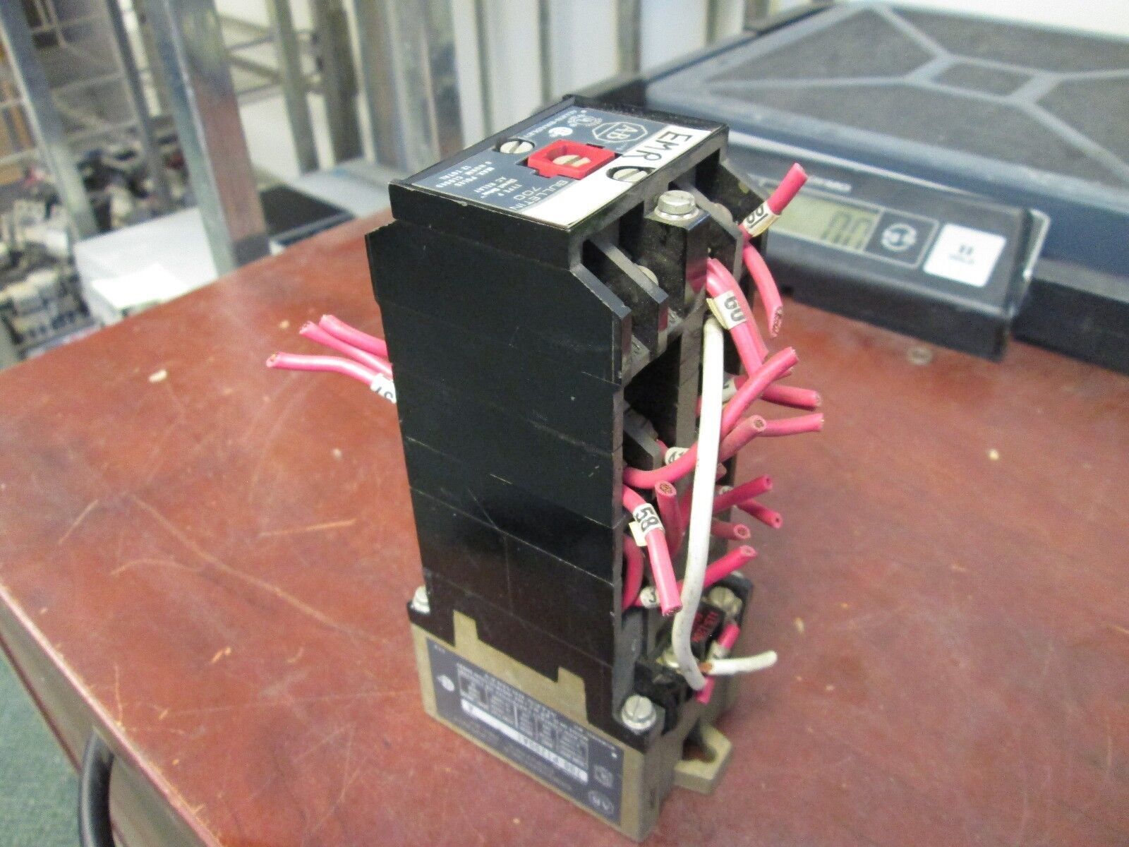 Allen-Bradley Control Relay 700-P1200A1 12-Terminal 120V Coil Used