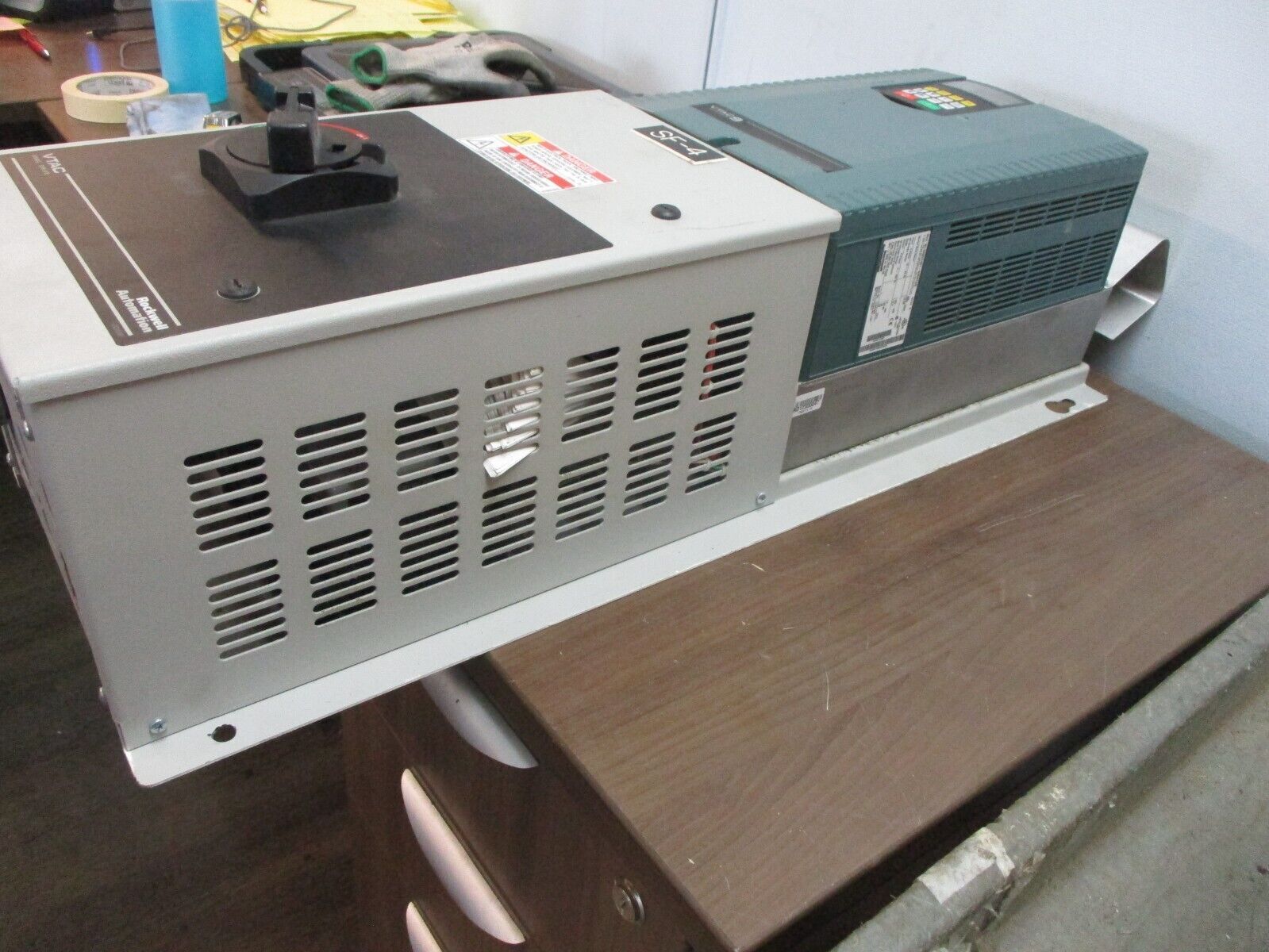 Rockwell Automation VTAC 9 AC Drive w/ Disconnect RX9VT401-022HTAN 15HP 3Ph Used