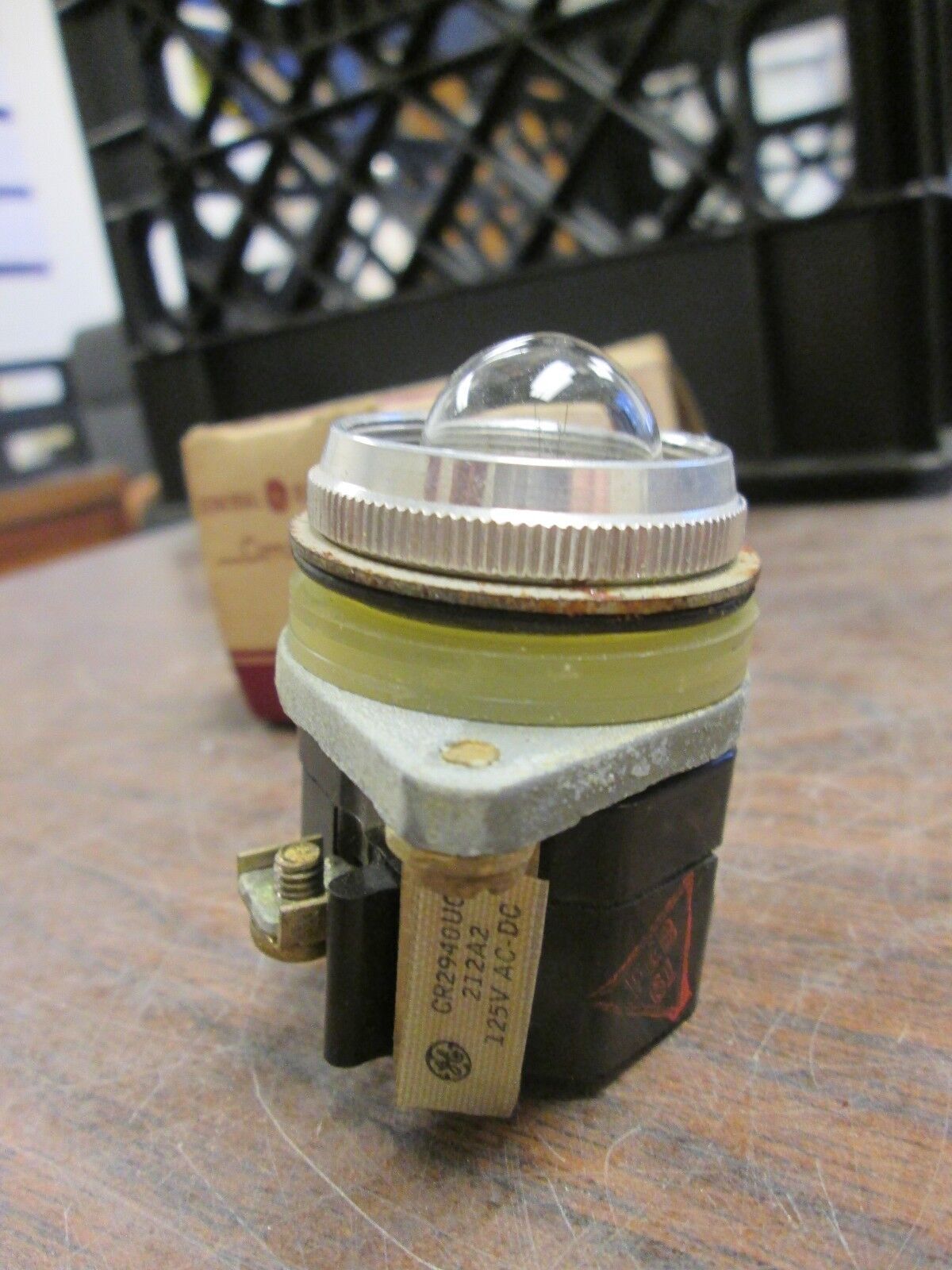 GE Oiltight Indicator Pilot Light CR2940U212A2 125V AC/DC New Surplus