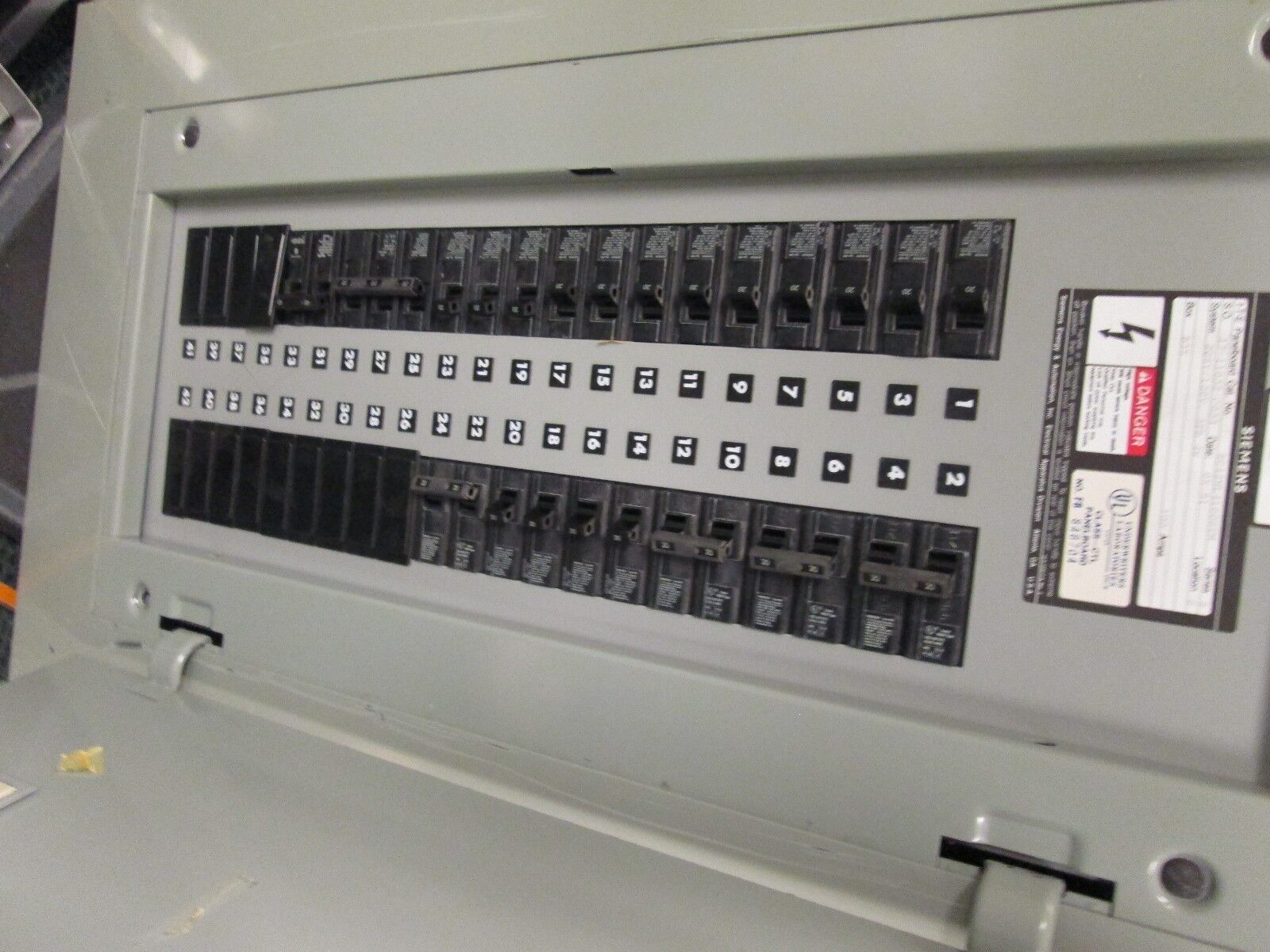 Siemens Main Lug Breaker Panel BG42ML4100STM 100A Main Lug 208Y/120V 3Ph 4W Used