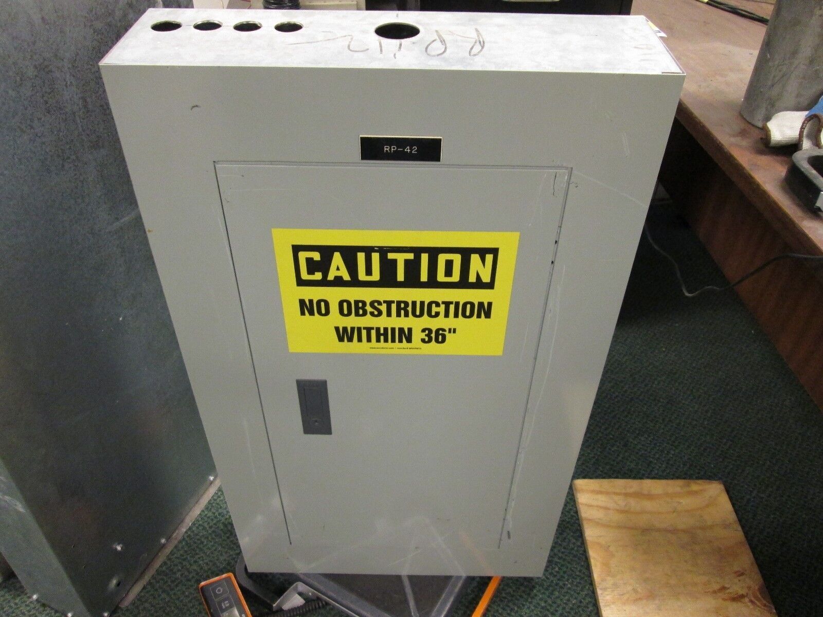 Siemens Main Lug Breaker Panel BG42ML4100STM 100A Main Lug 208Y/120V 3Ph 4W Used