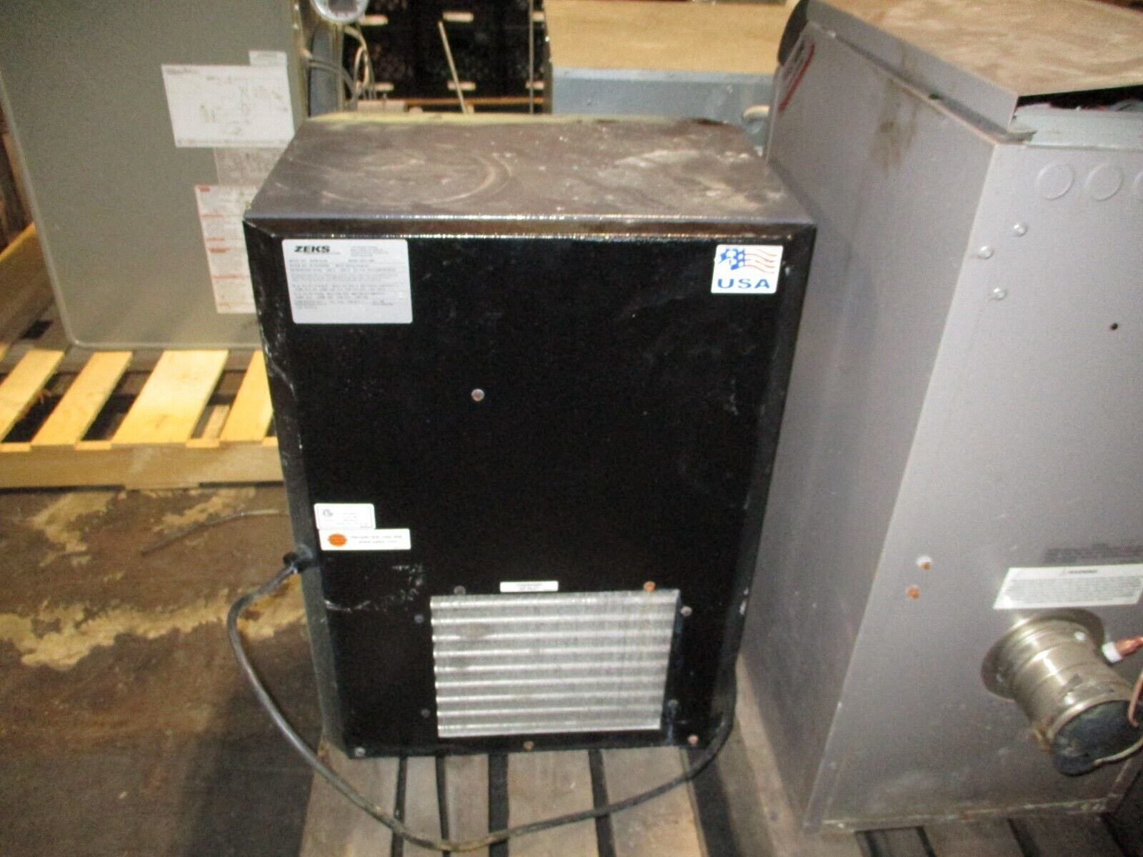 Zeks HeatSink Refrigerated Air Dryer 35HSHA100 115V 1Ph 60Hz 200PSIG Used