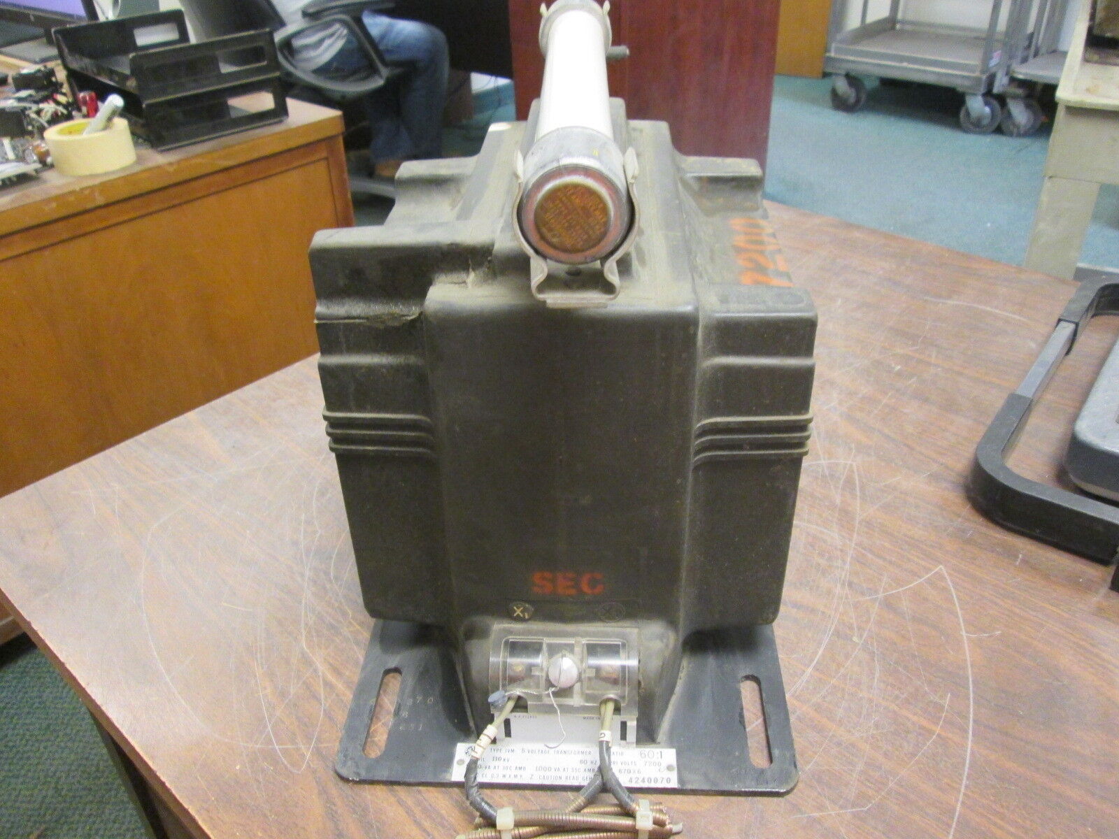 GE Type JVM-5 Voltage Transformer 670X6 Ratio 60:1 110KV BIL Pri:7200V 60Hz Used