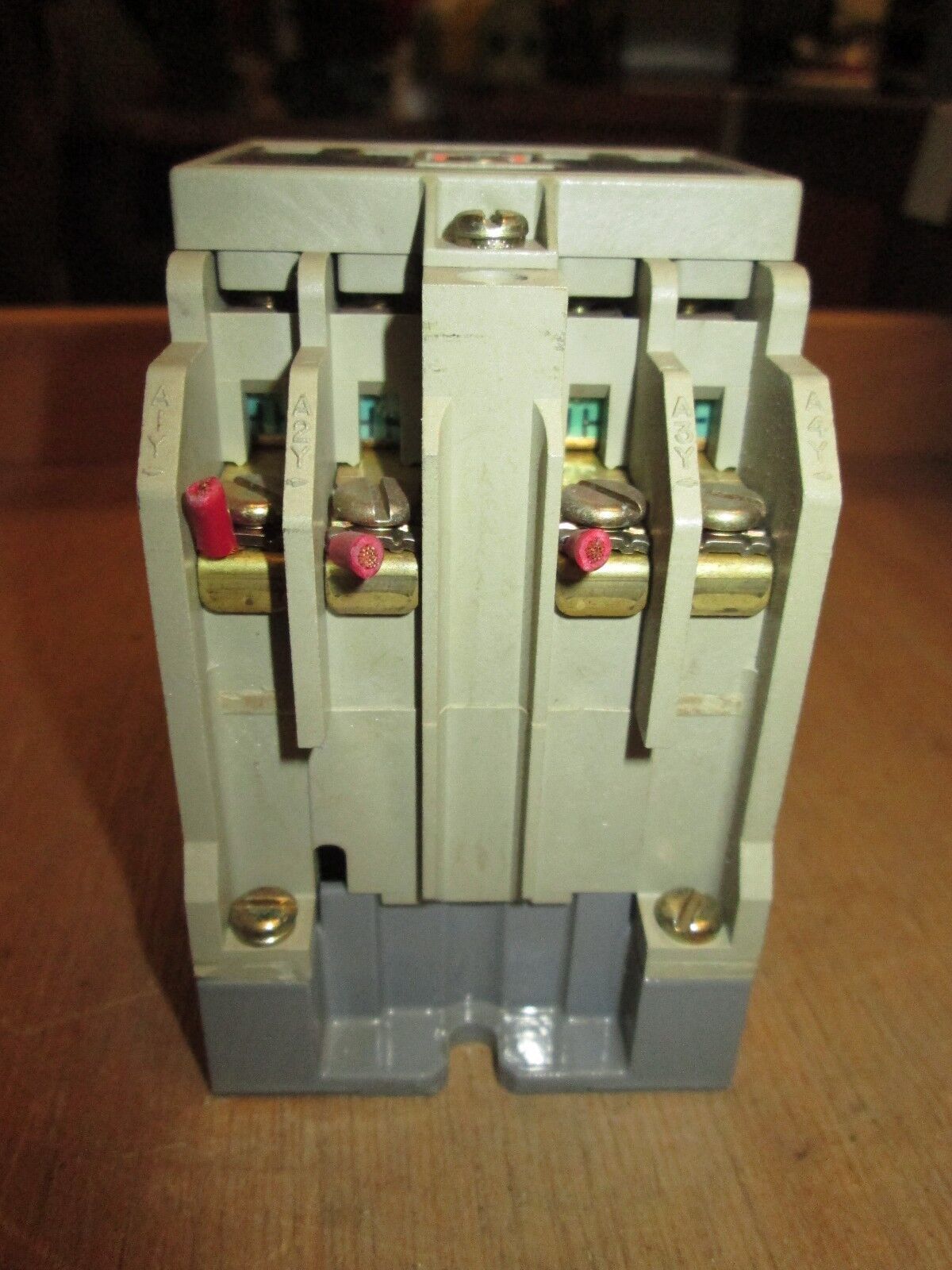 Furnas Control Relay 46MT40F 10A 600V 120V coilFurnas Control Relay Used