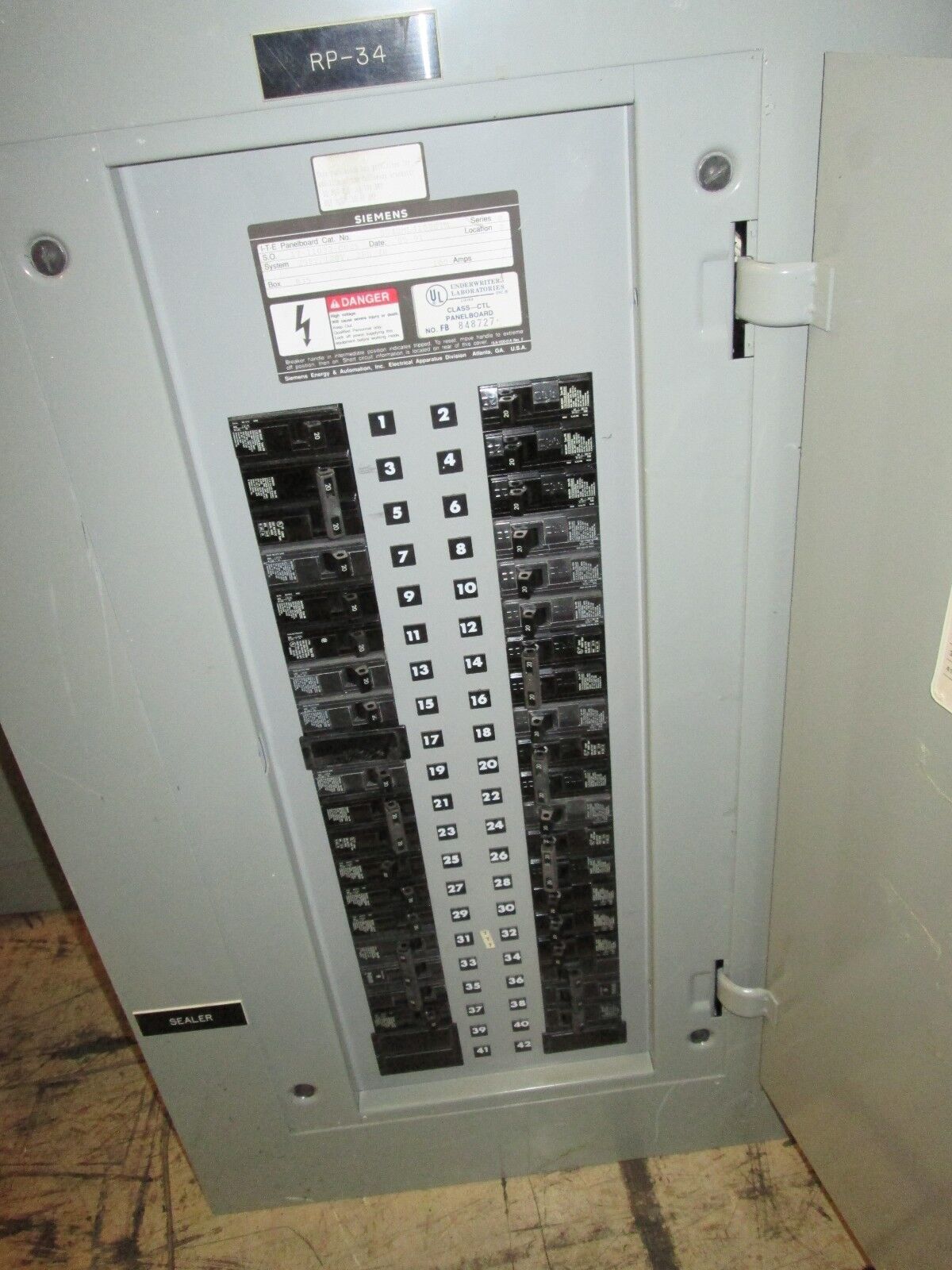 Siemens Main Lug Circuit Breaker Panel BG42ML4100STM 208Y/120V 100A 3Ph 4W Used